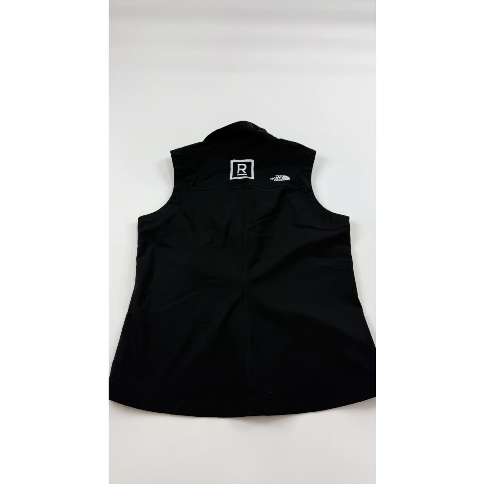 The North Face North Face Vest Softshell Womens Medium Zip Pockets Reliant Outdoors Hiking Size M / US 6-8 / IT 42-44 - 7 Thumbnail