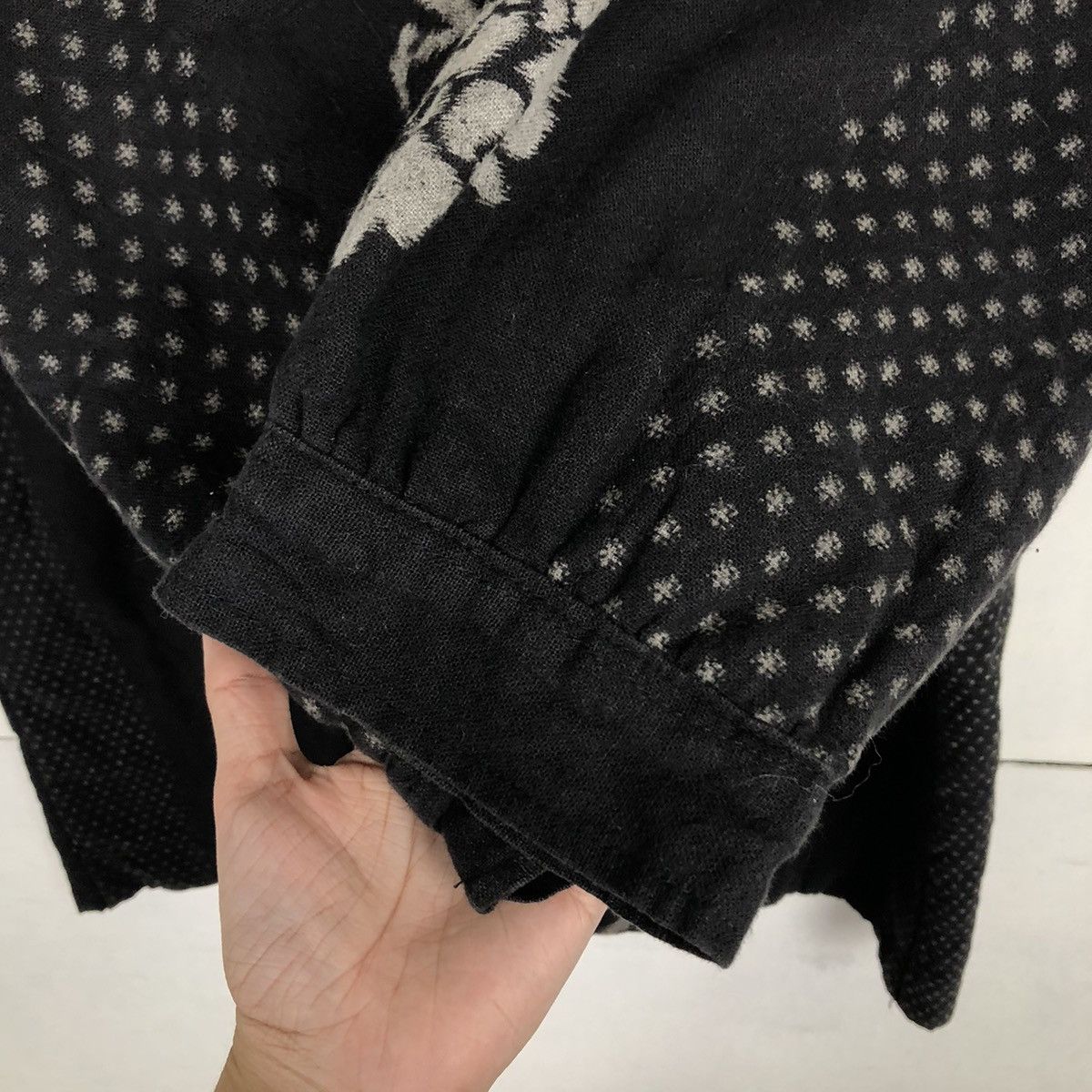 Japanese Brand VINTAGE ISSEY MIYAKE DESIGN WOOL FLORAL OVER PRINT Size US L / EU 52-54 / 3 - 11 Thumbnail