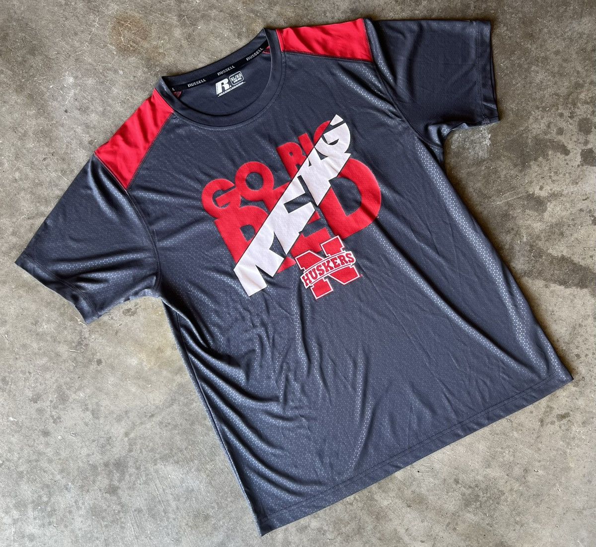 Nike × Vintage Nebraska Huskers T Shirt by Russell Size X - Large Size US XL / EU 56 / 4 - 1 Thumbnail