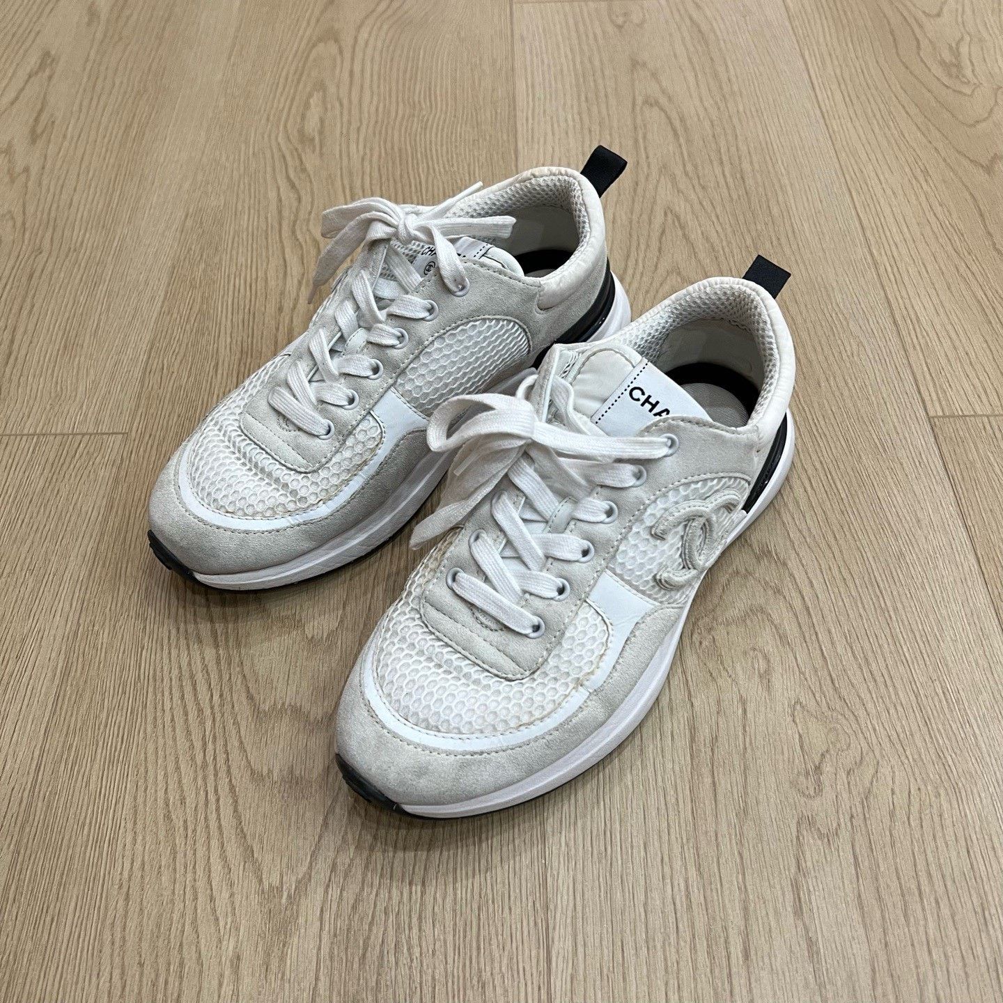 Chanel Chanel Women's Sneakers Size US 7 / IT 37 - 1 Thumbnail