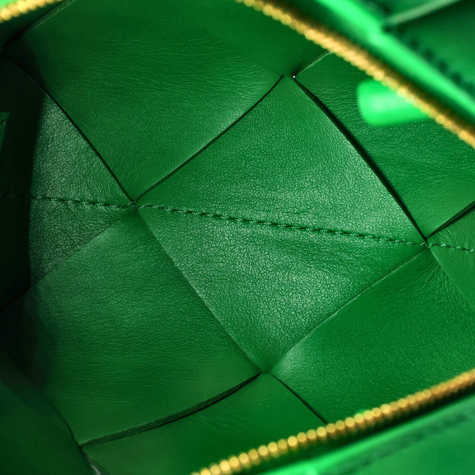 Bottega Veneta Cassette Camera Crossbody Bag Maxi Intrecciato Leather Mini Size ONE SIZE - 5 Thumbnail