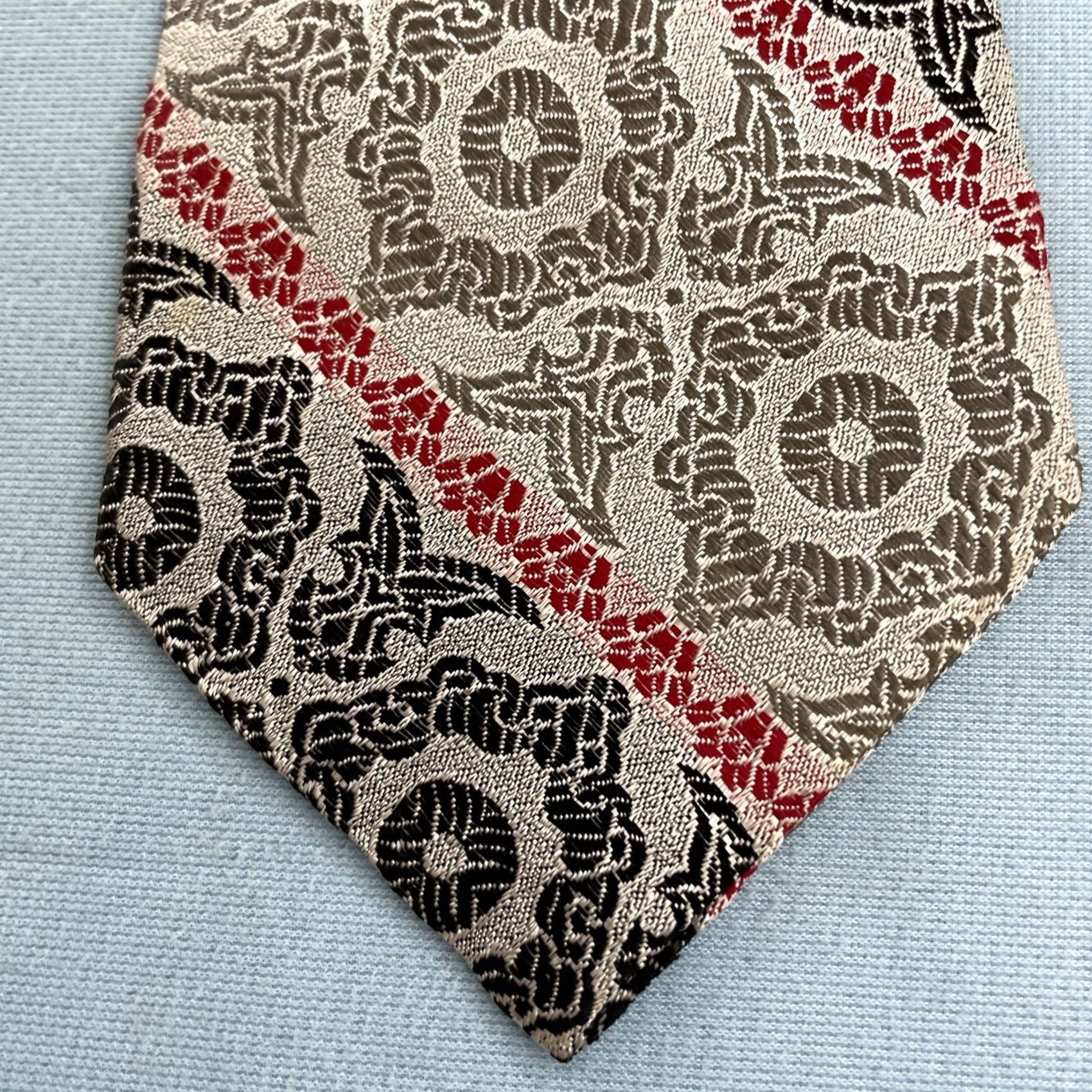 MCM vtg 70s Tie Woven Optical MCM Deco Silver Black Red Repp Stripe Jacquard 3.5x56 Capsule Necktie Mens Vintage Gift Size ONE SIZE - 2 Thumbnail