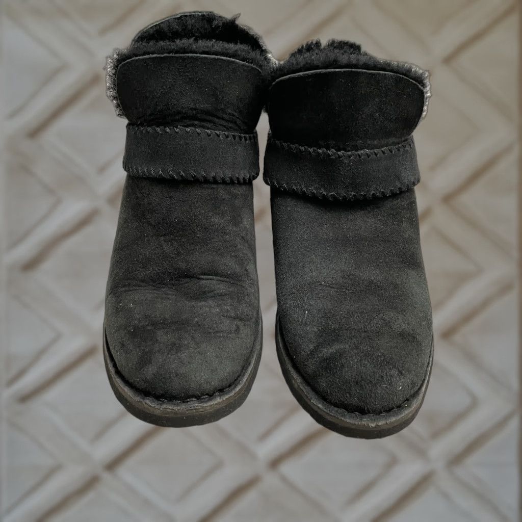 Ugg UGG Mckay Suede Shearling Ankle Boots Womens 7 Eu 38 Black Slip On Sheepskin Size US 7 / IT 37 - 1 Thumbnail