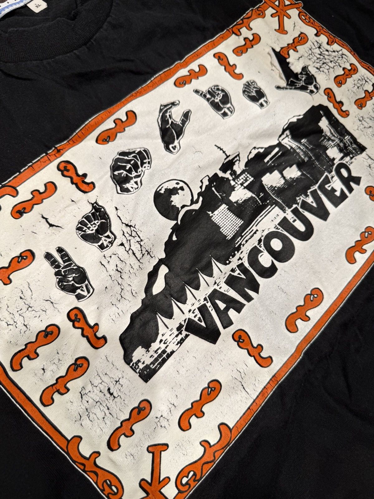 Vintage ***FINAL DROP***RARE 00 VANCOUVER BC CANADA “HANDZ” SHIRT XL Size US XL / EU 56 / 4 - 6 Thumbnail