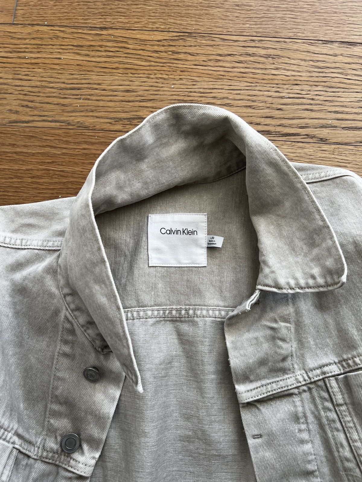 Calvin Klein Grey/Beige washed Denim Jacket Size US L / EU 52-54 / 3 - 2 Thumbnail