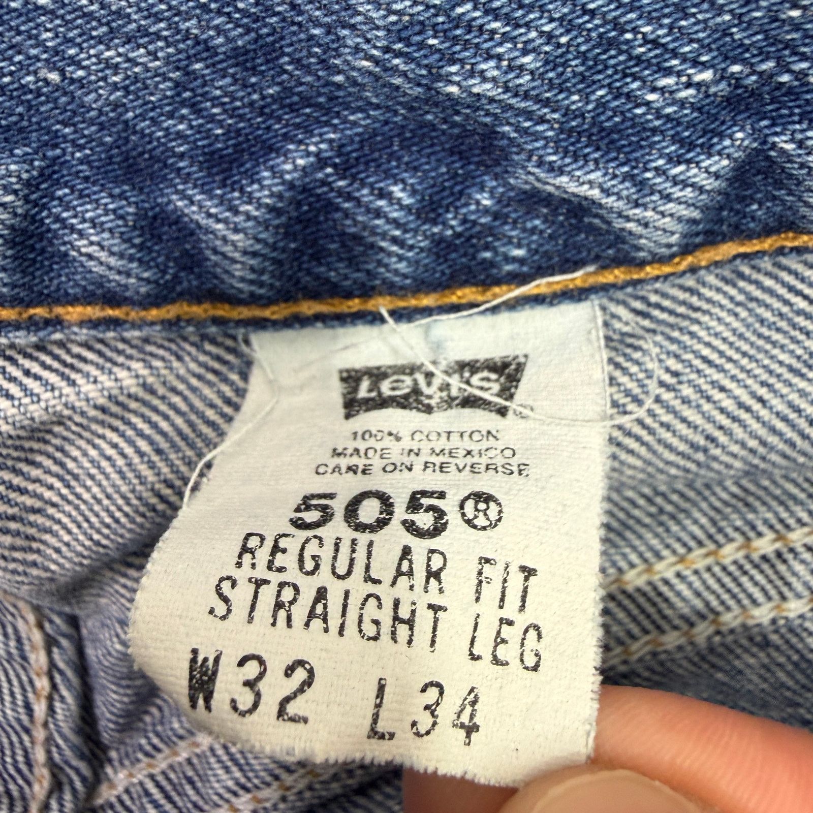 Levi's Vintage Levis 505 Jeans 32x34 Regular Straight Leg 2002 Size US 32 / EU 48 - 3 Thumbnail