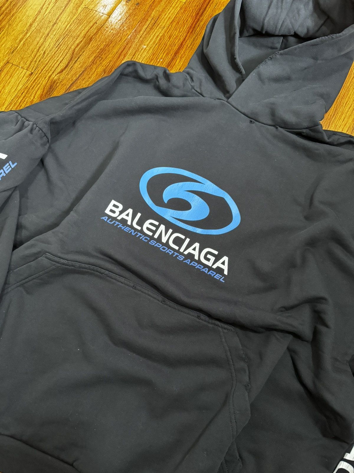 2カラー【BALENCIAGA】AUTHENTIC SPORTS APPAREL HOODIE Balenciaga Authentic Jersey Apparel Hoodie – Justin Reed