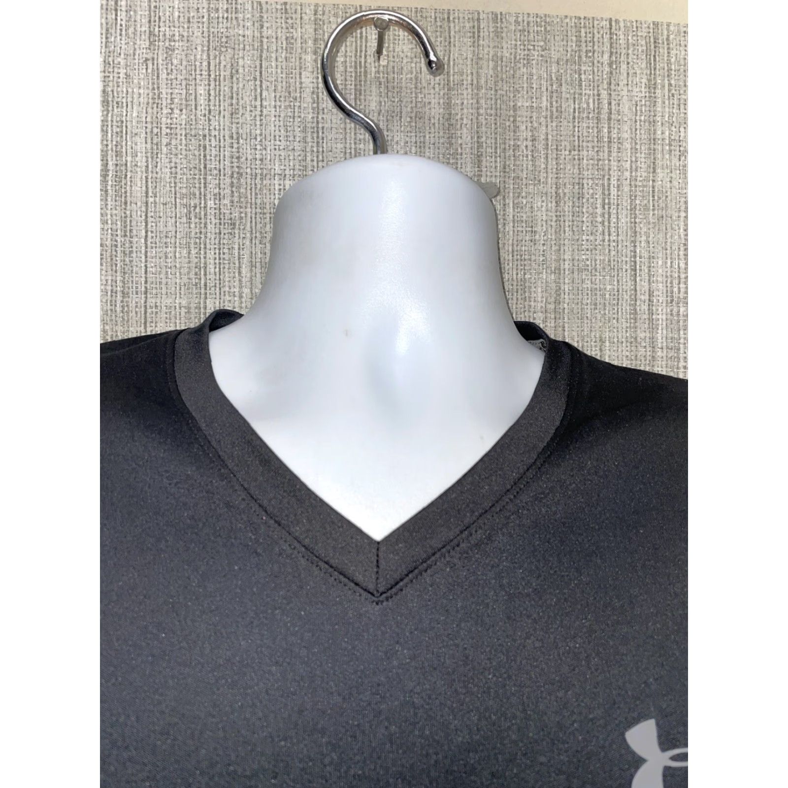 Under Armour VINTAGE Under Armour Athletic T-Shirt Mens M Black Activewear HearGear Loose Size US M / EU 48-50 / 2 - 2 Thumbnail