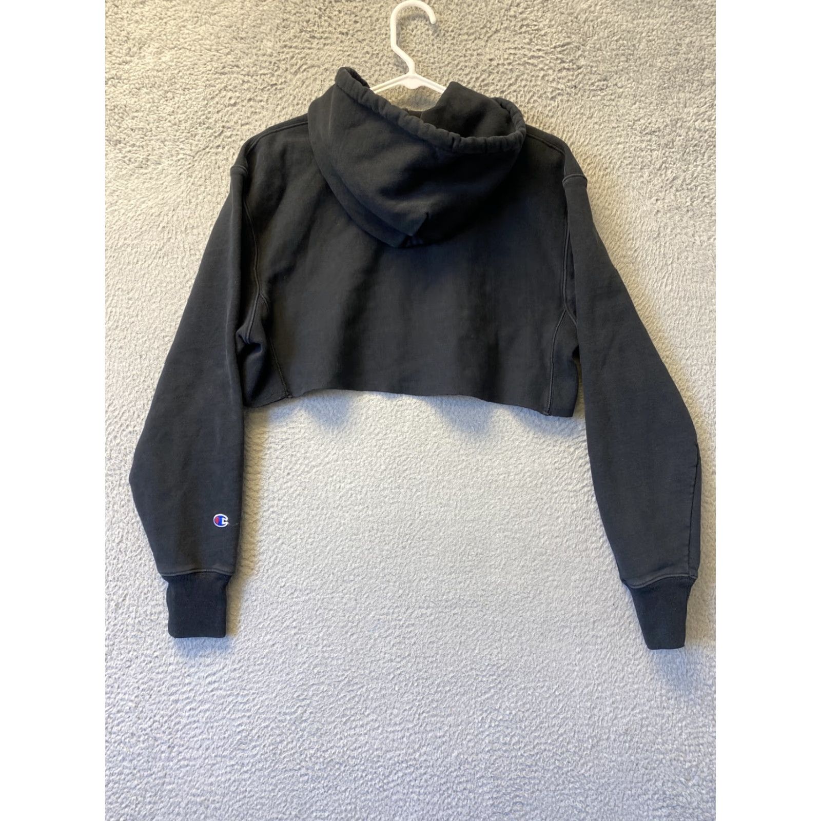Champion Champion Hoodie Black Cropped Hoodie Sweatshirt Size Small womens /56-42 Reversible Product Line: Champion Reverse Weave Size S / US 4 / IT 40 - 7 Thumbnail