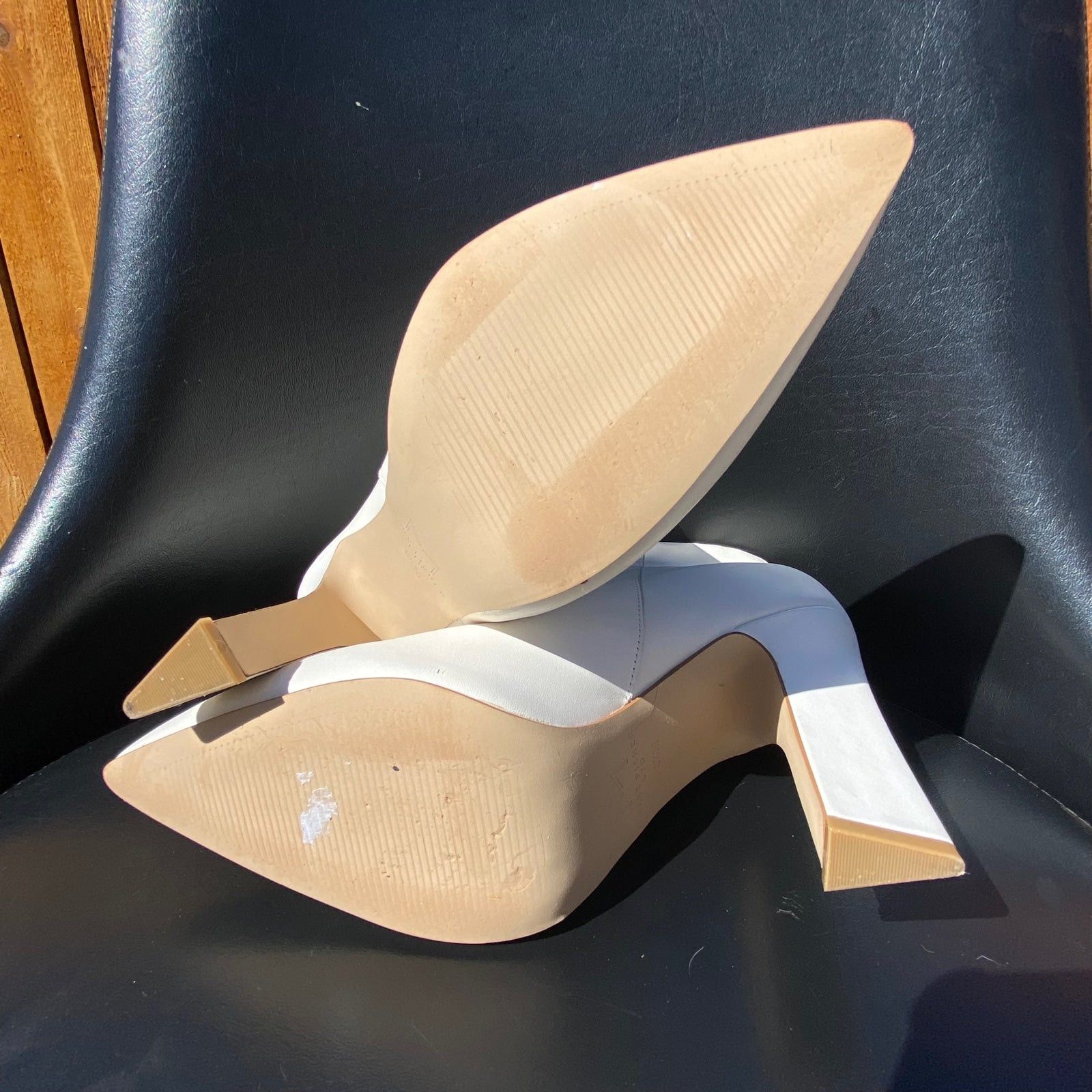 Marc Fisher Marc Fisher LTD White Leather Pointed Toe Ankle Booties Size US 8.5 / IT 38.5 - 11 Thumbnail