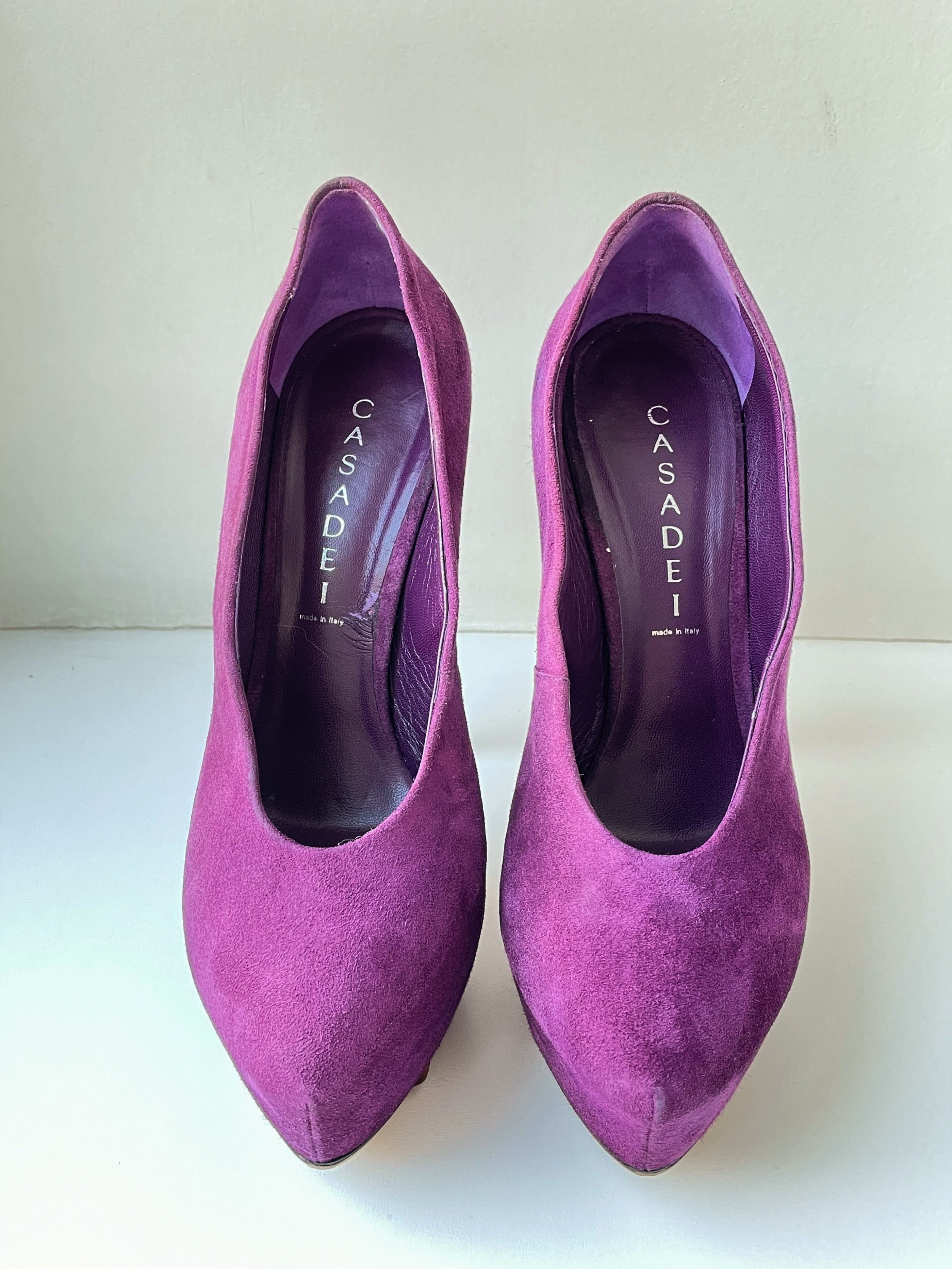 Casadei EUC Casadei 38 Women Dress Shoes Hidden Platform Suede Pumps Size US 8 / IT 38 - 3 Thumbnail