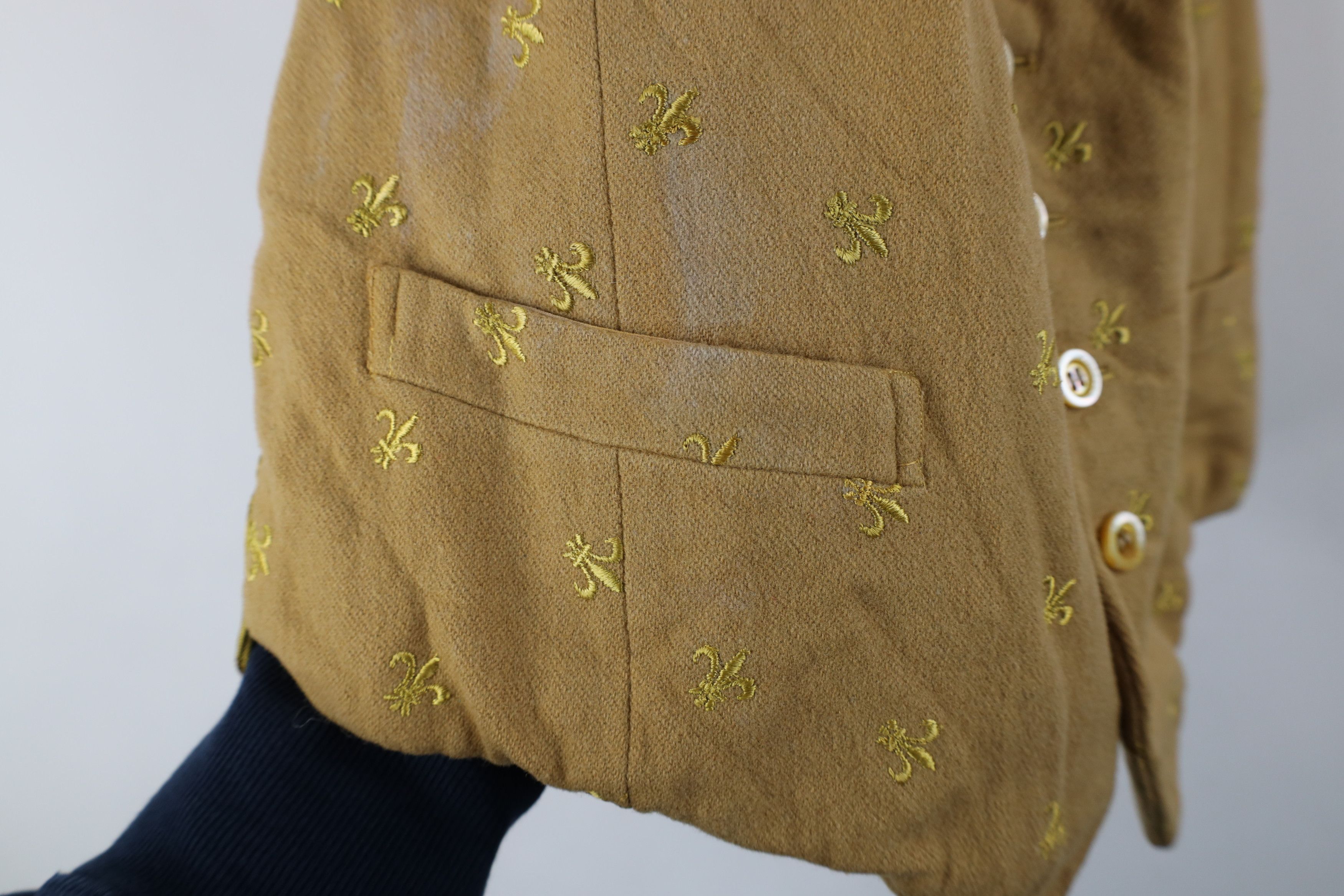 Vintage Vintage 40s 50s Fleur de Lis Buckle Back Suit Vest Beige USA Size US M / EU 48-50 / 2 - 7 Thumbnail