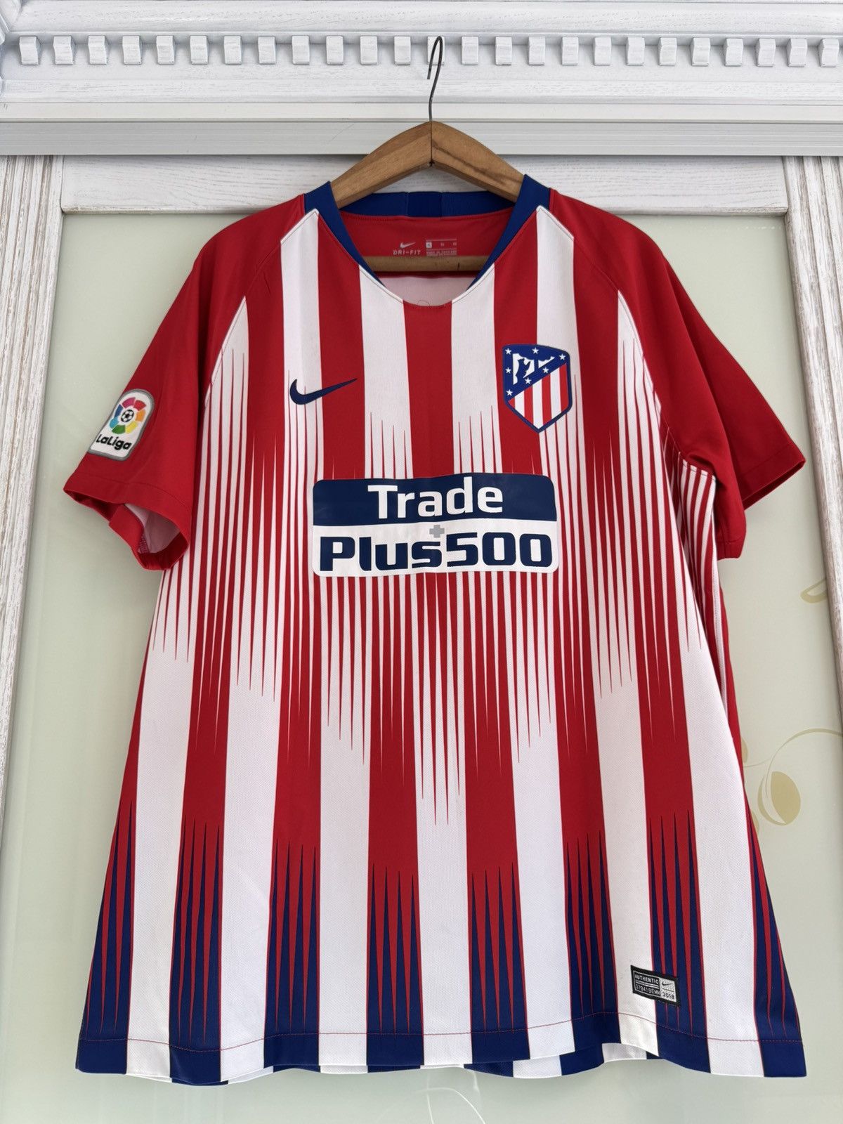 Nike Atletico Madrid 2019-2020 Home Soccer Jersey Football Shirt Size US XL / EU 56 / 4 - 5 Thumbnail