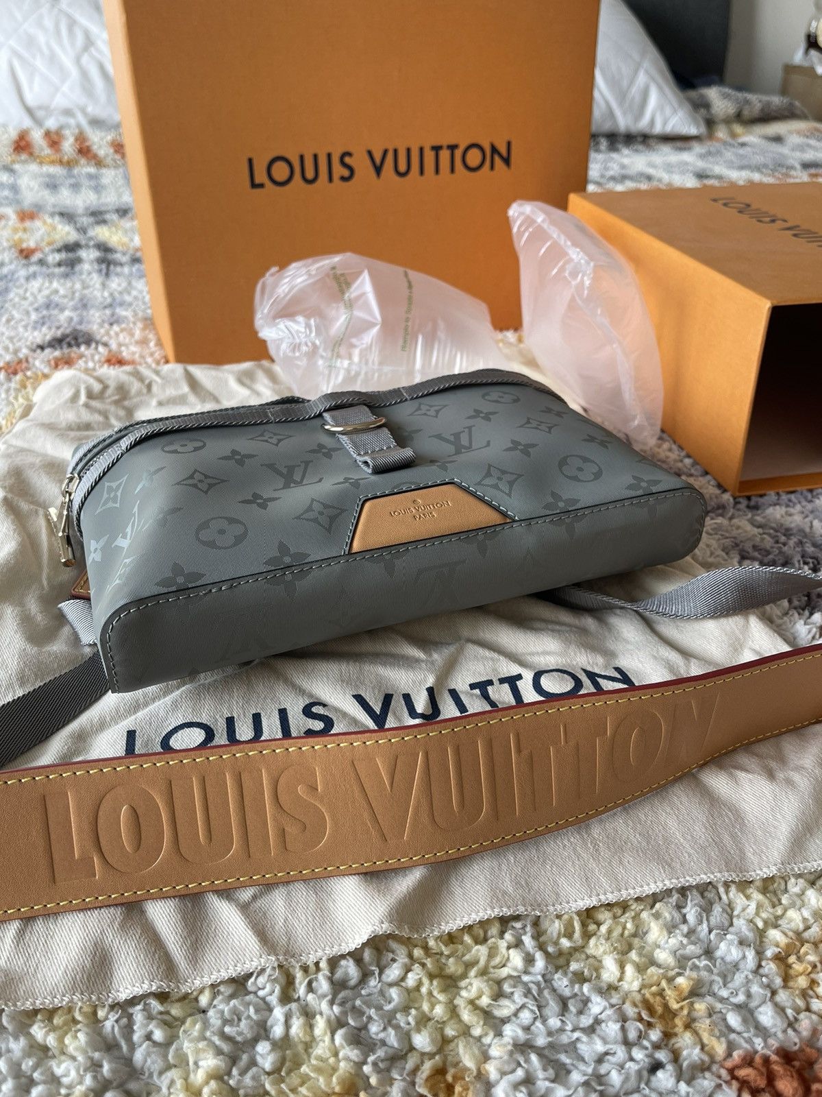 Louis Vuitton Louis Vuitton x Kim Jones Titanium Messenger Bag Size ONE SIZE - 10 Thumbnail