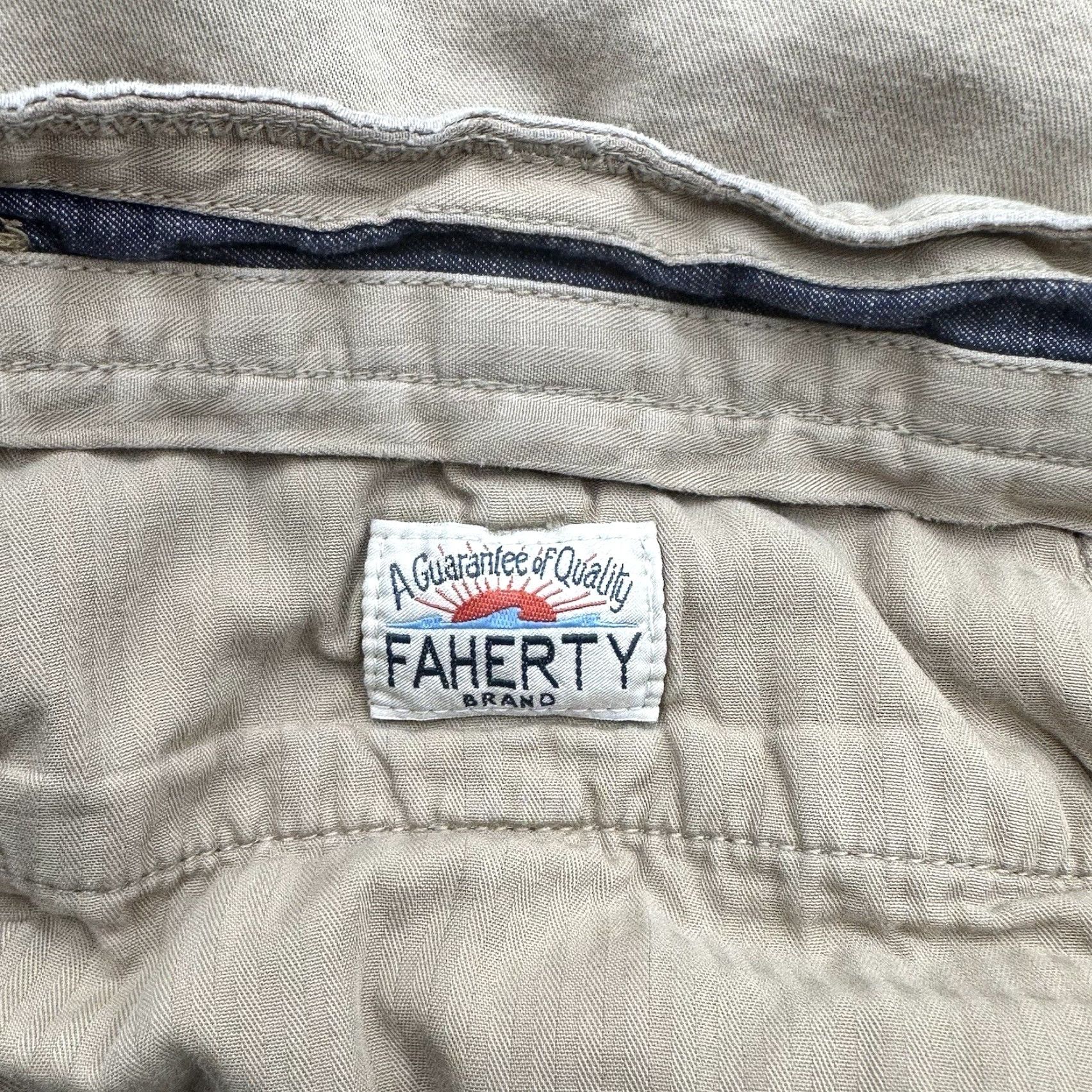 Faherty Faherty Shorts Men 36 Chino Cotton Beige Beach Casual Pattern Solid Front Flat Front Pockets Logo Regular Inseam 9in Size US 36 / EU 52 - 3 Thumbnail