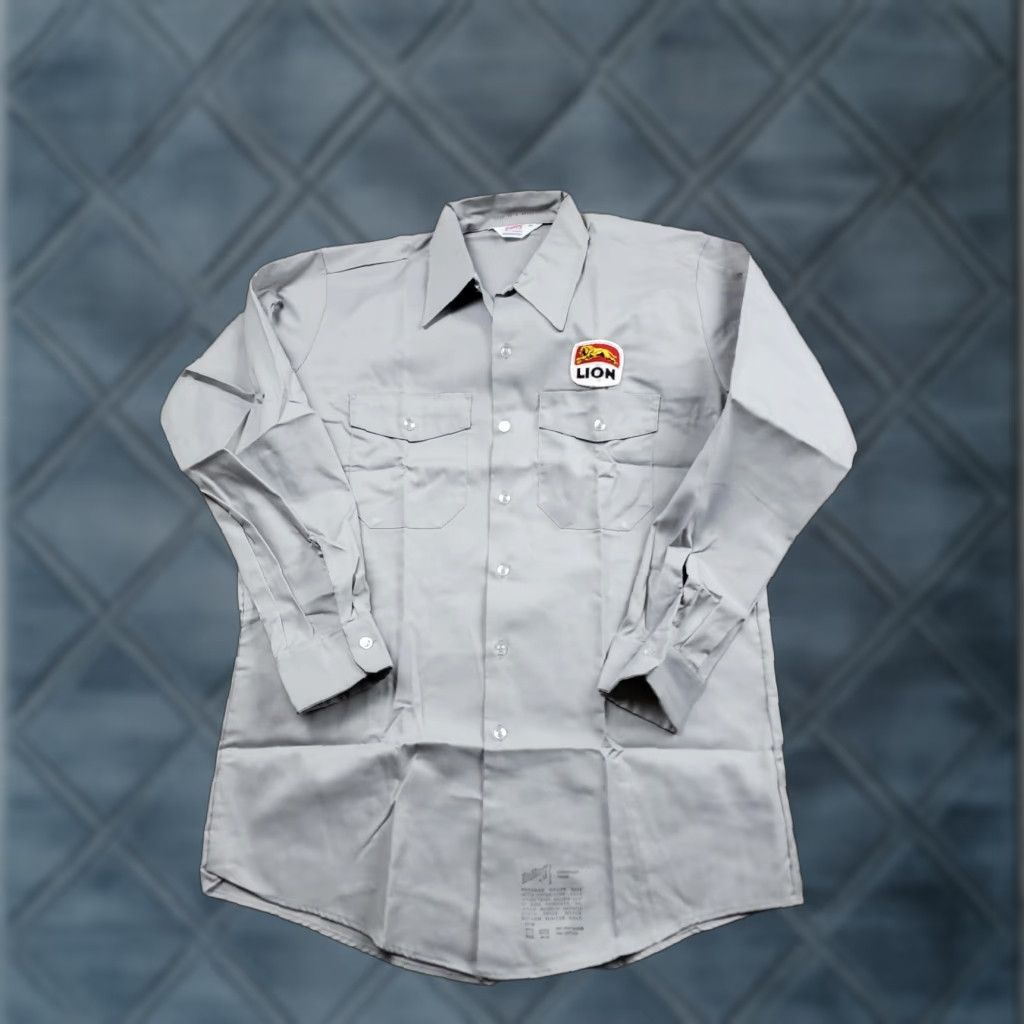 Vintage VINTAGE Unitog Work Shirt 16-16.5 33 Gray Lion Petroleum Point Collar NOS 70s Mens Size US XL / EU 56 / 4 - 1 Thumbnail