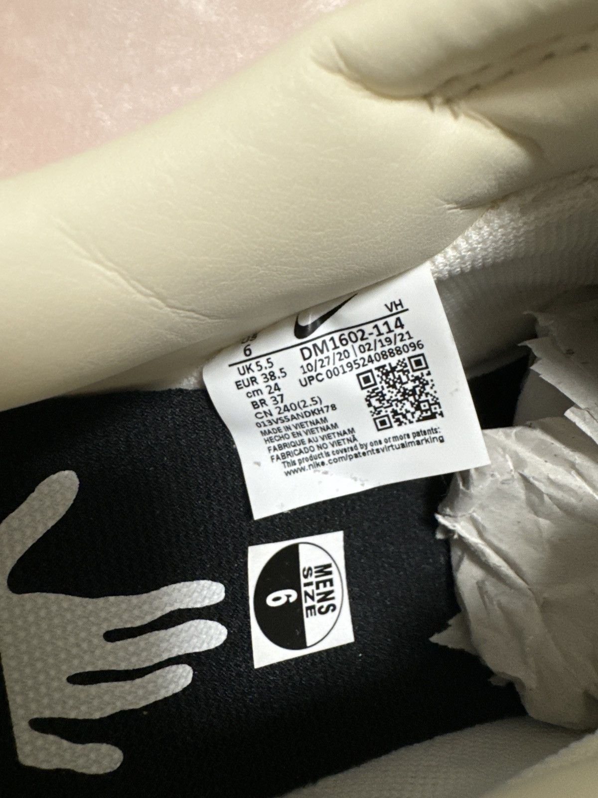 Nike × Off-White Nike Off-White Size US 6 / EU 39 - 9 Thumbnail