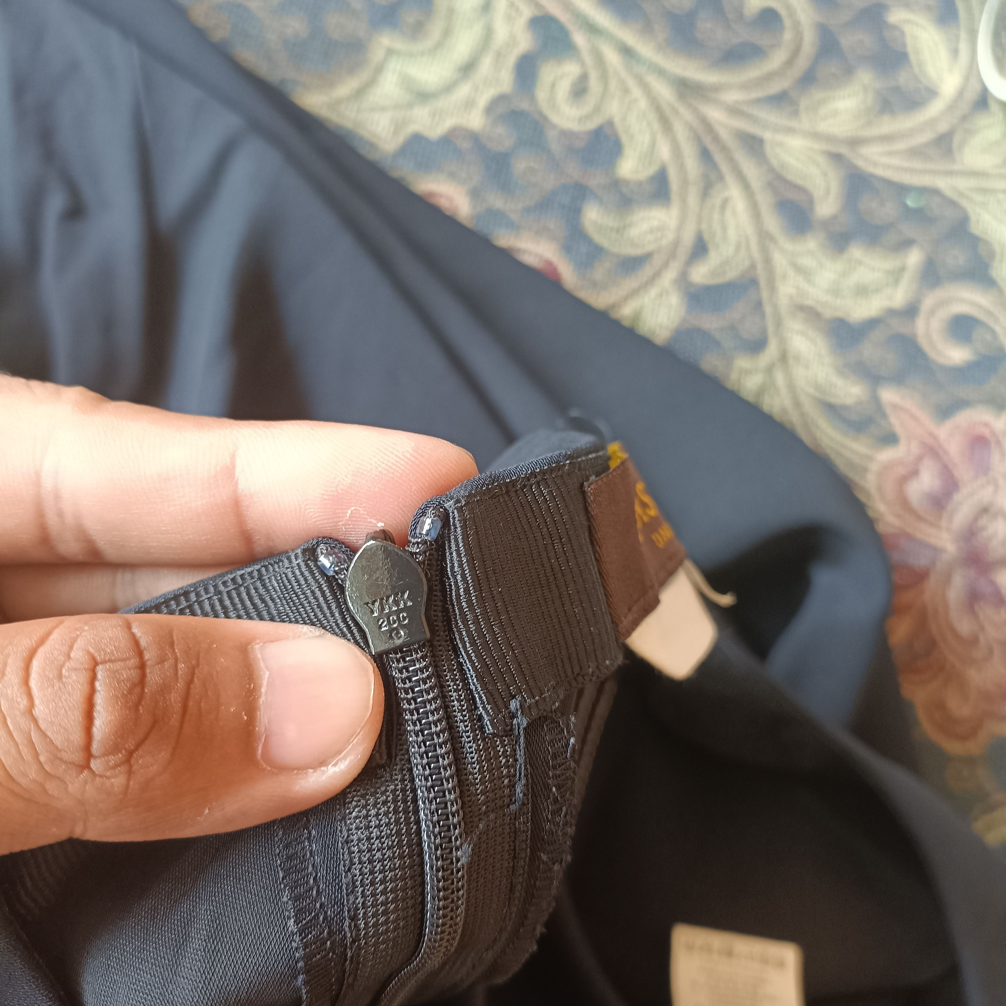Louis Vuitton Louis Vuitton Skirt blue navy workwear uniformes Size 28" / US 6 / IT 42 - 9 Thumbnail