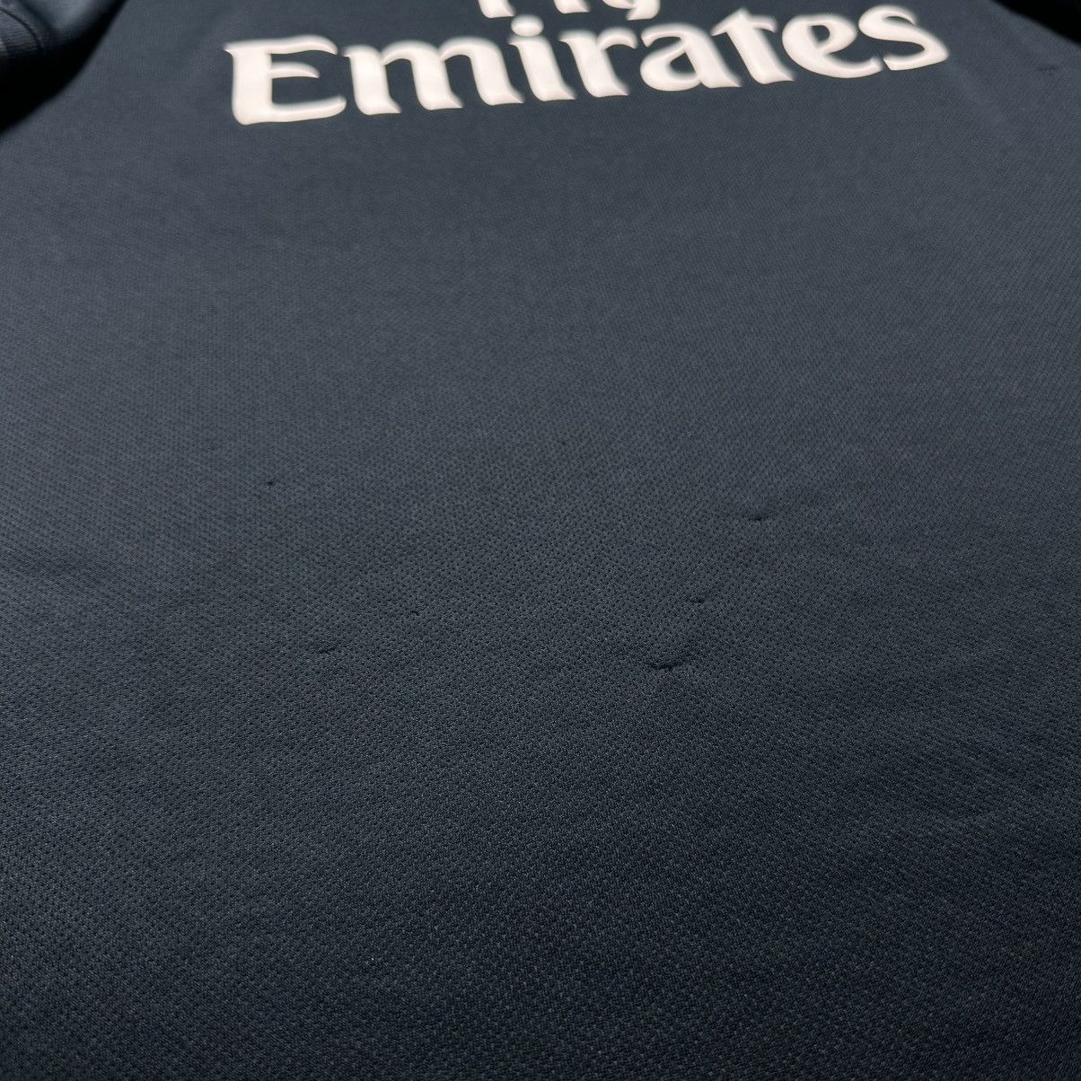 Vintage REAL MADRID ADIDAS 2018/2019 FOOTBALL AWAY JERSEY #9 BENZEMA Size US L / EU 52-54 / 3 - 9 Thumbnail