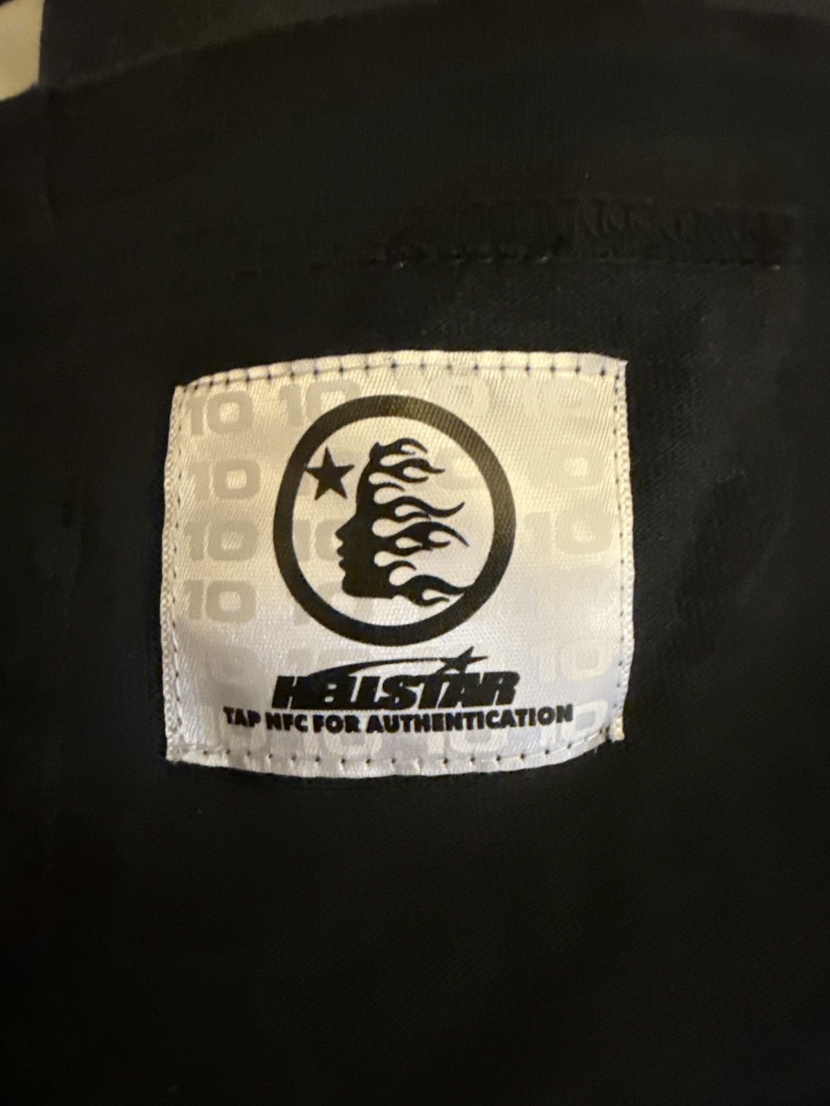 HELLSTAR Hellstar Sports Gel Logo T-shirt in black w purple logo. Size US S / EU 44-46 / 1 - 5 Thumbnail