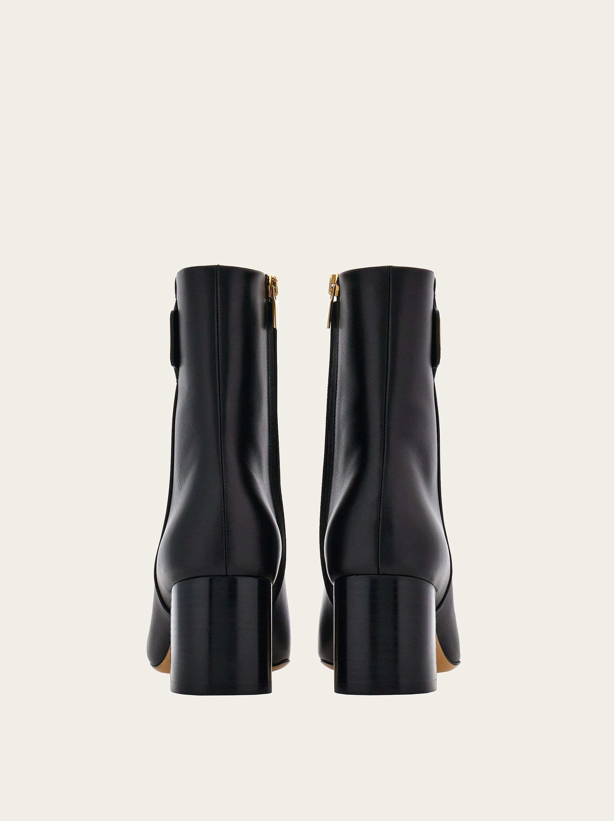 Salvatore Ferragamo o1s1rm0924 Ankle Boots in Black Size US 9.5 / IT 39.5 - 4 Thumbnail