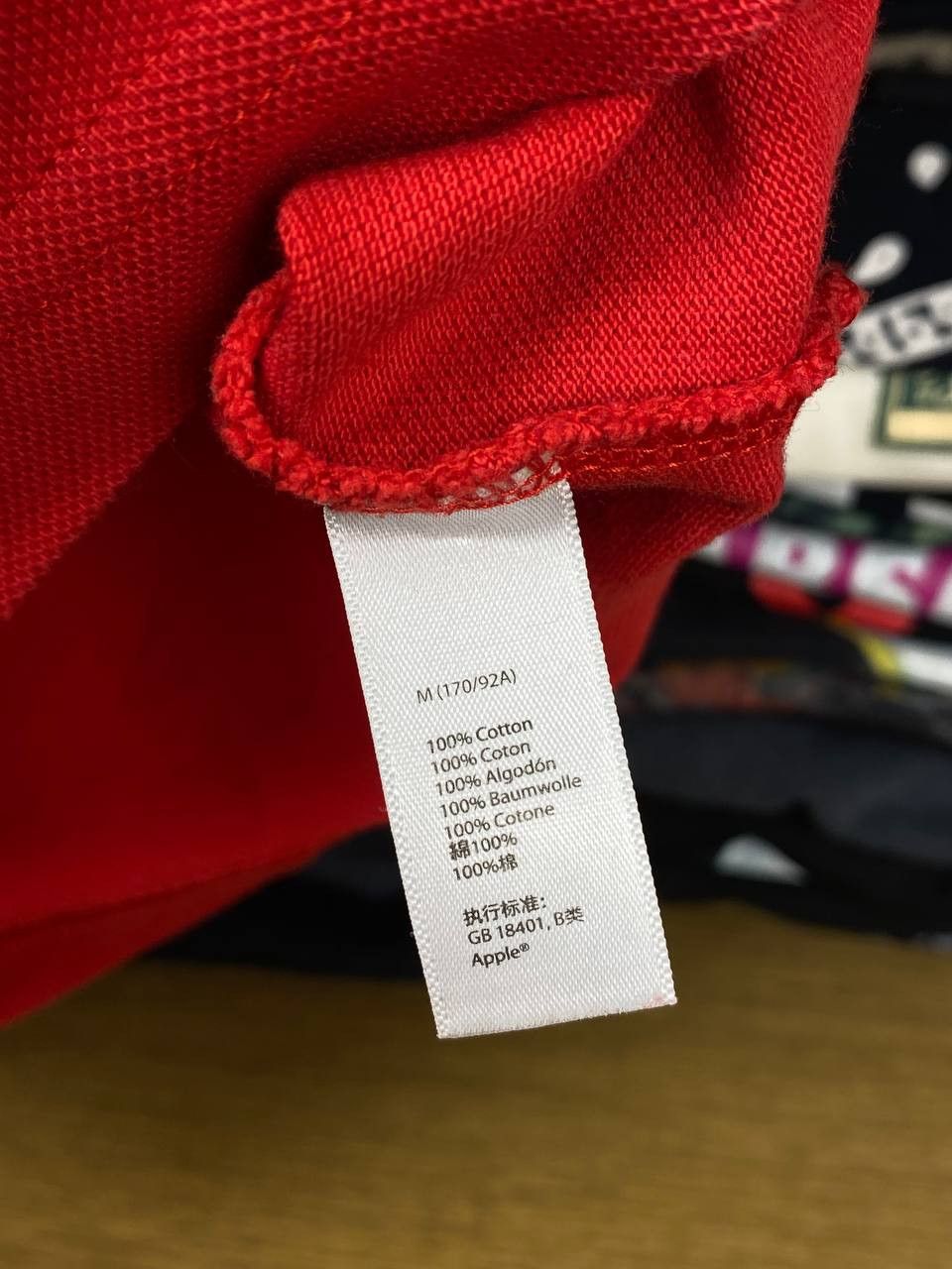 Apple × Arts & Science × Vintage Apple Embroidered Logo y2k Red Tee Size US M / EU 48-50 / 2 - 8 Thumbnail