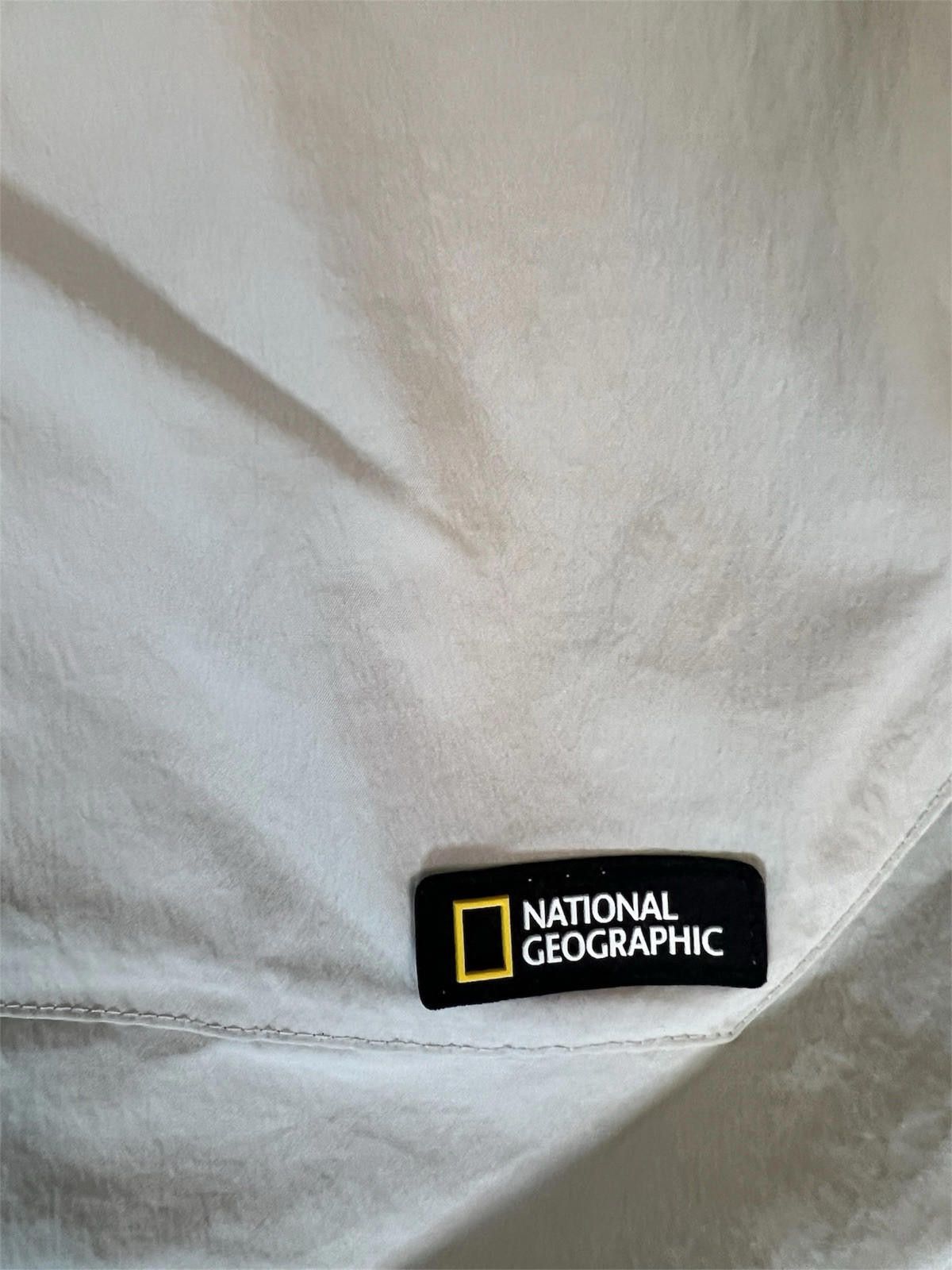 Designer Women's National Geographic Shorts Women SZ Medium Size 32" / US 10 / IT 46 - 4 Thumbnail