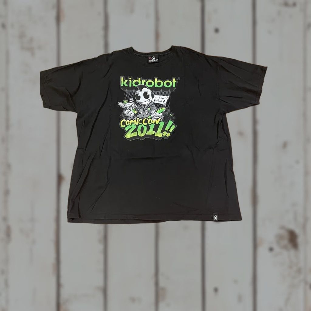 Vintage VINTAGE Kidrobot Comic Con 2011 T-Shirt Size XXL Men White Cotton Graphic Print Rare!!! Size US XXL / EU 58 / 5 - 1 Thumbnail
