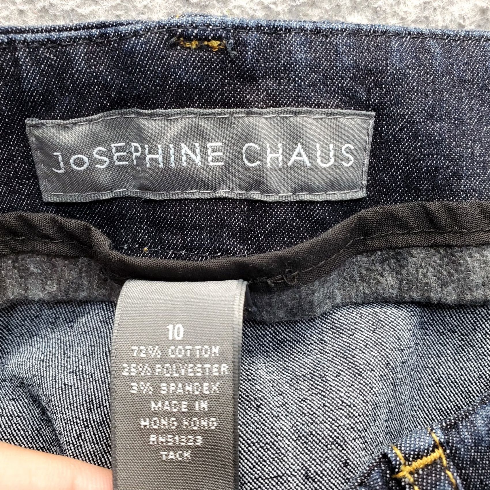 Vintage Josephine Chaus Womens Capri Jeans 10 Blue Denim High Rise Wide Leg Vintage? No? Regular Fit Size 10 Jeans Women Blue Denim Capri Style Jeans Size 32" / US 10 / IT 46 - 7 Thumbnail