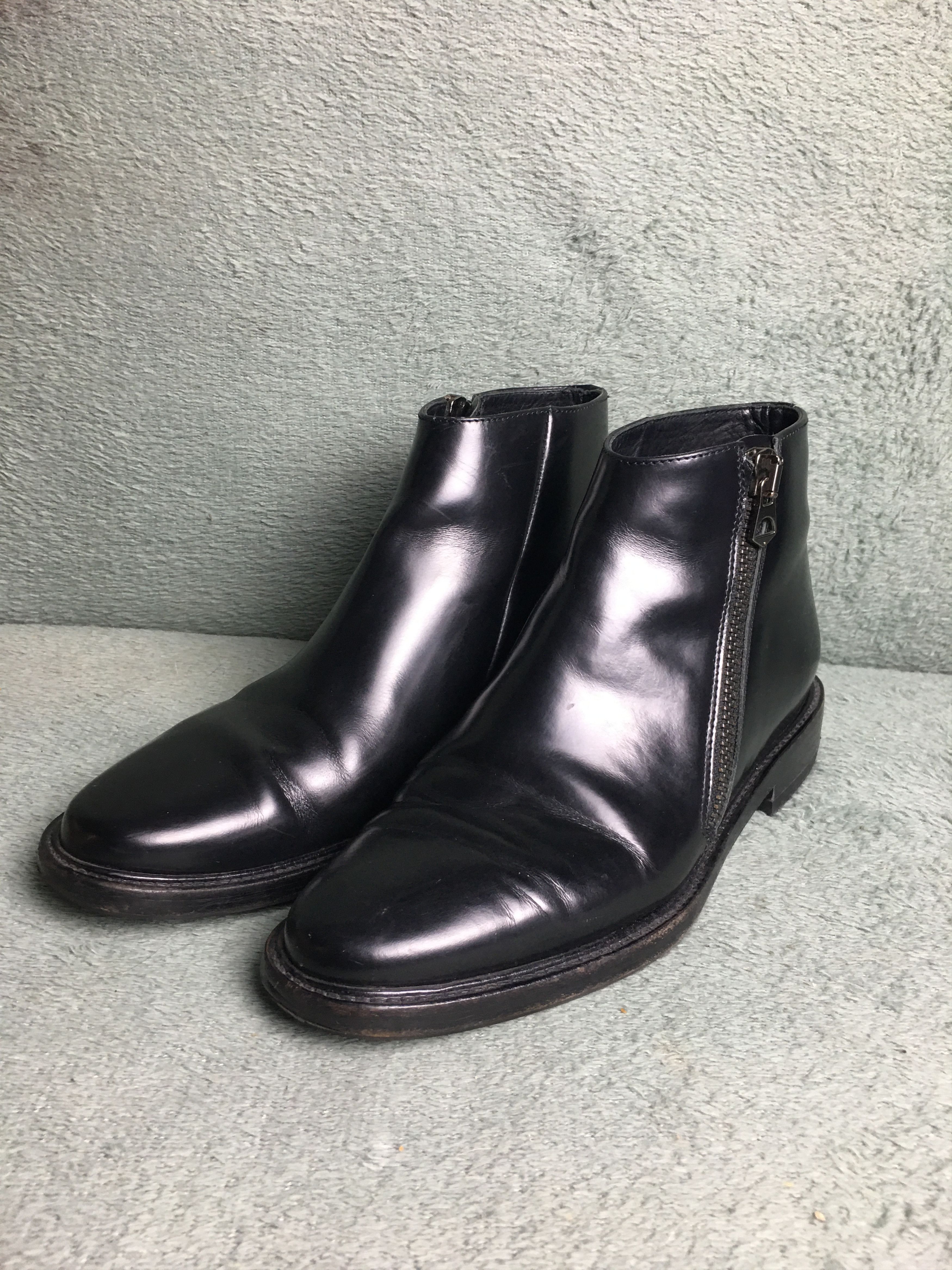 Acne Studios Acne Studios Dally Black Patent Leather Ankle Boots EU 39 Size US 9 / IT 39 - 1 Thumbnail