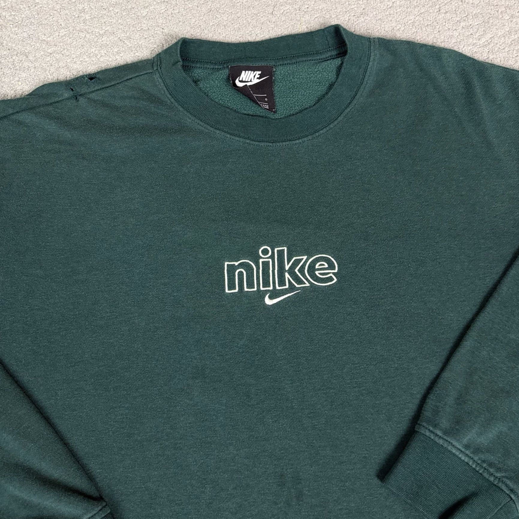 Nike VINTAGE Nike Sweatshirt Woman L Green Center Swoosh Embroidered Crewneck Sweater Pullover Size L / US 10 / IT 46 - 2 Thumbnail