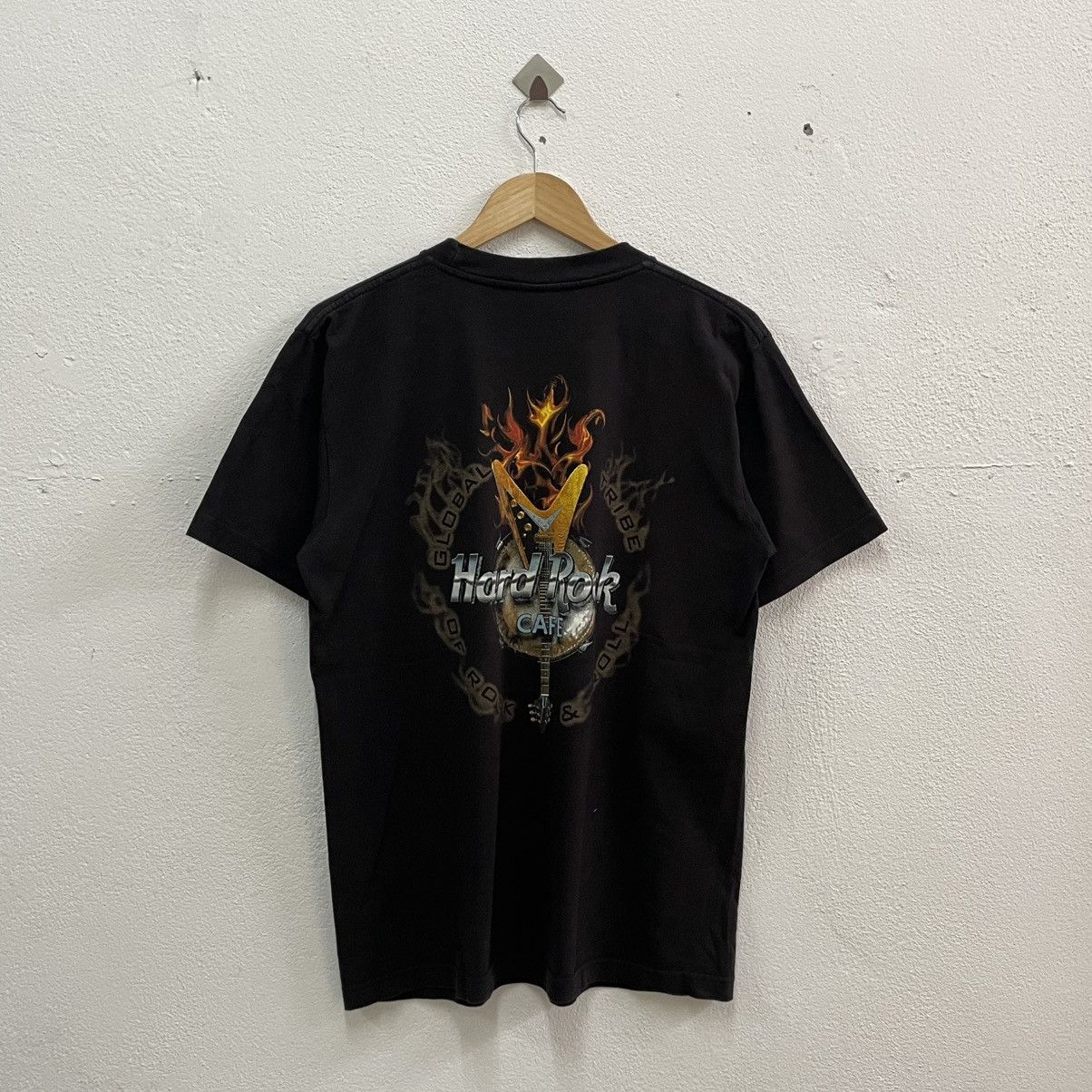 Hard Rock Cafe 🔥Vintage 90s Hard Rock Cafe Singapore Big Logo Tee Size US L / EU 52-54 / 3 - 1 Thumbnail