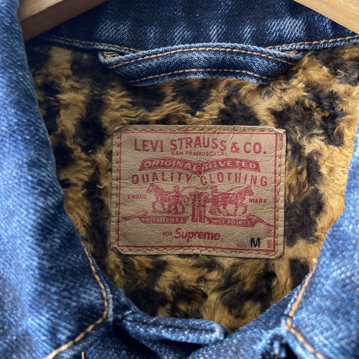 Supreme × Levis Leopard Trucker Jacket FW12 SUPREME X LEVI'S DENIM LEOPARD JEAN JACKET BLACK M