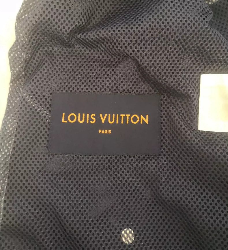 Louis Vuitton Louis Vuitton Side graffiti letter logo jacket 2505-Nextarr Size US S / EU 44-46 / 1 - 2 Thumbnail