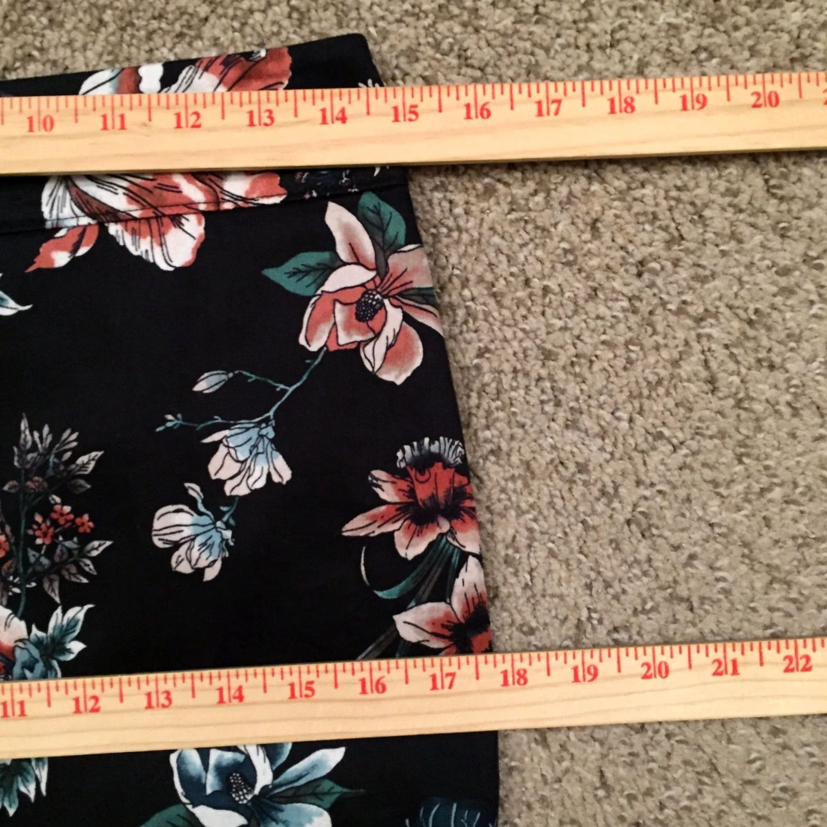 Loft LOFT Skirt, Women, Knee Length, Size 2, Black Floral, Lined, Slit, Cotton, Pencil, Regular, ZIP, Lightweight, Straight & Pencil, Vintage: No Size 26" / US 2 / IT 38 - 3 Thumbnail