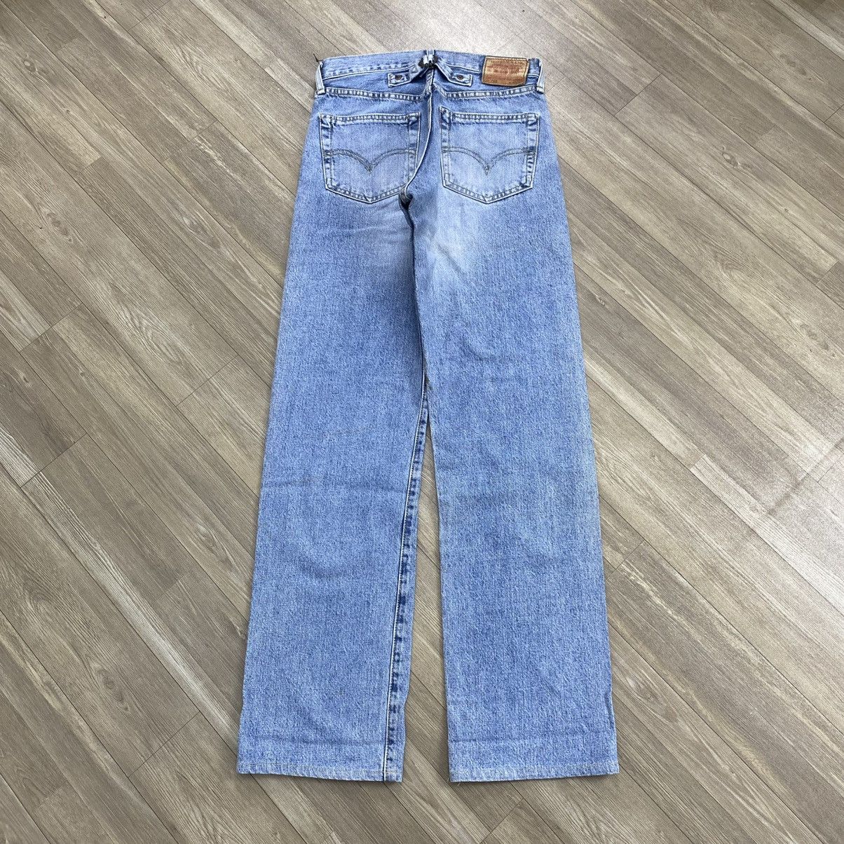Levi's Vintage Clothing 🇯🇵 1990s Vintage Levis 702xx Selvedge Buckle Back Faded Jeans Size US 30 / EU 46 - 21 Thumbnail