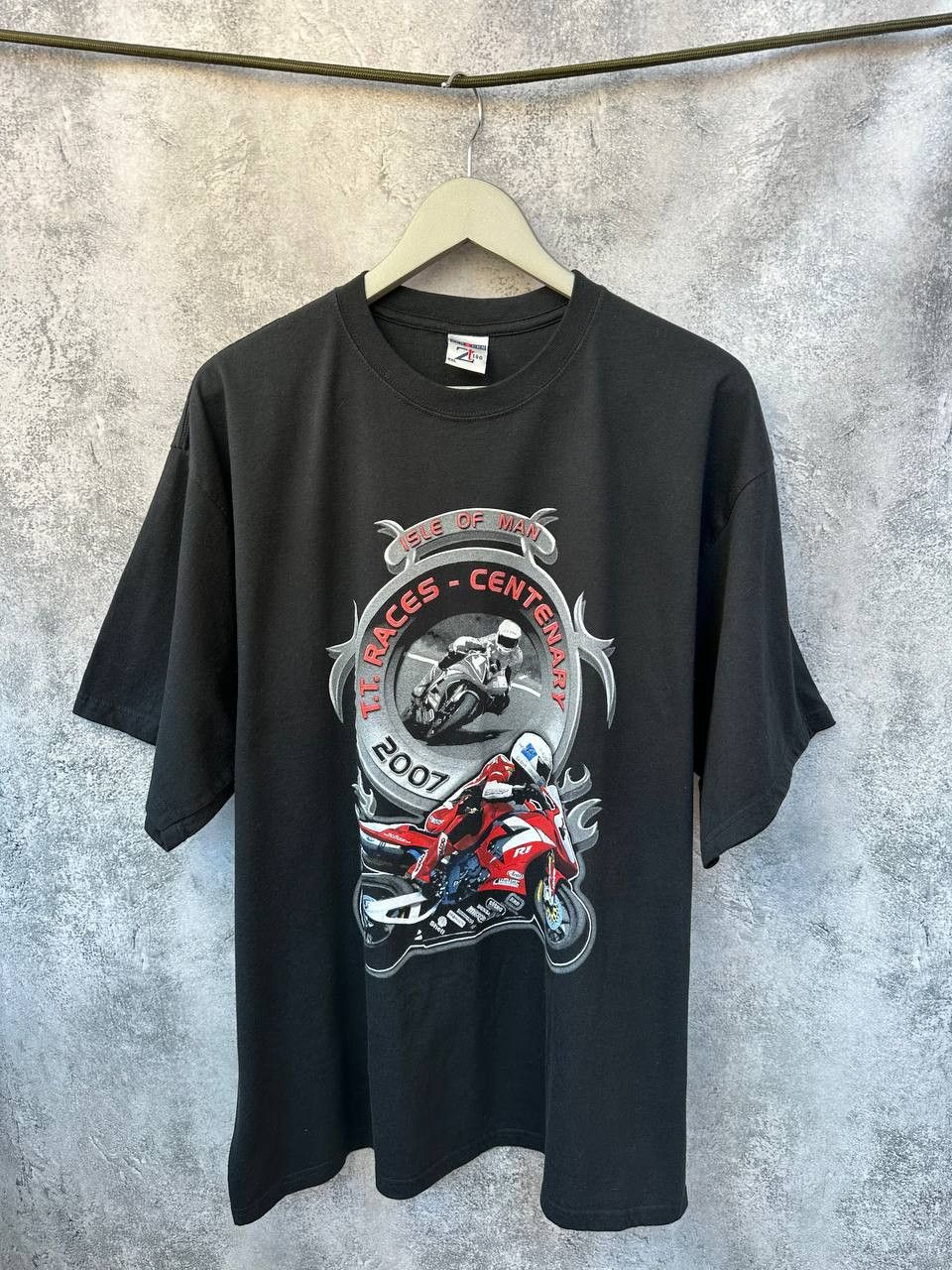 Vintage ISLE OF MAN TT 2007 "Centenary" Yamaha R1 Crew Neck T-Shirt Size US XXL / EU 58 / 5 - 1 Thumbnail