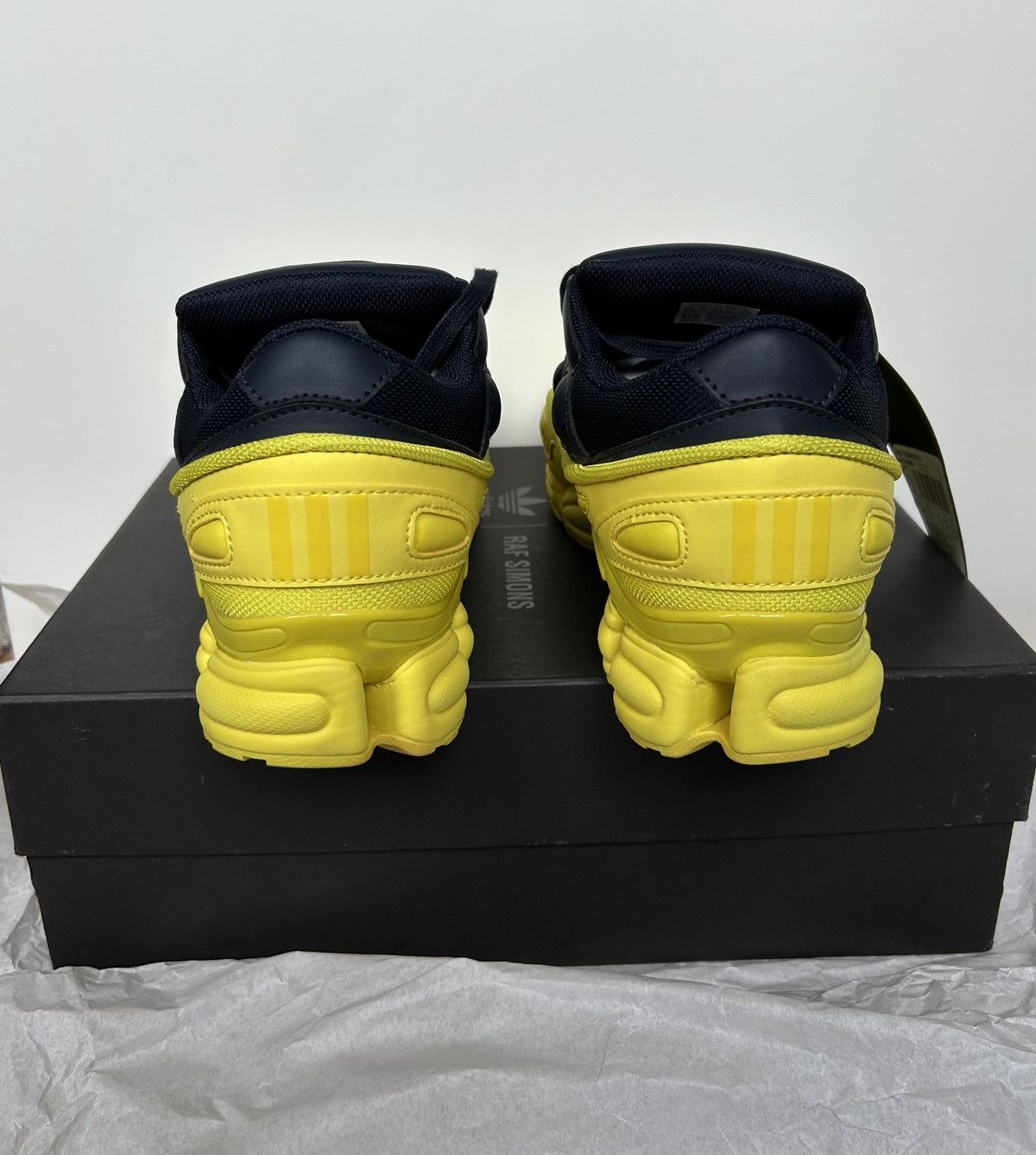 Adidas × Raf Simons Raf Simons x Adidas Ozweego Size US 10.5 / EU 43-44 - 4 Thumbnail