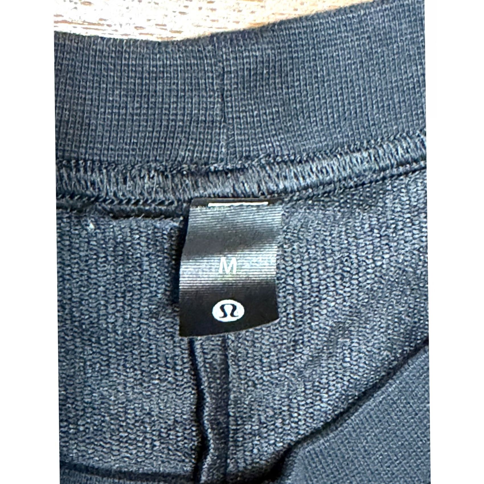 Lululemon Lululemon City Sweat Crew CorePower Yoga Black Pullover Mens Sz M Size US M / EU 48-50 / 2 - 4 Thumbnail