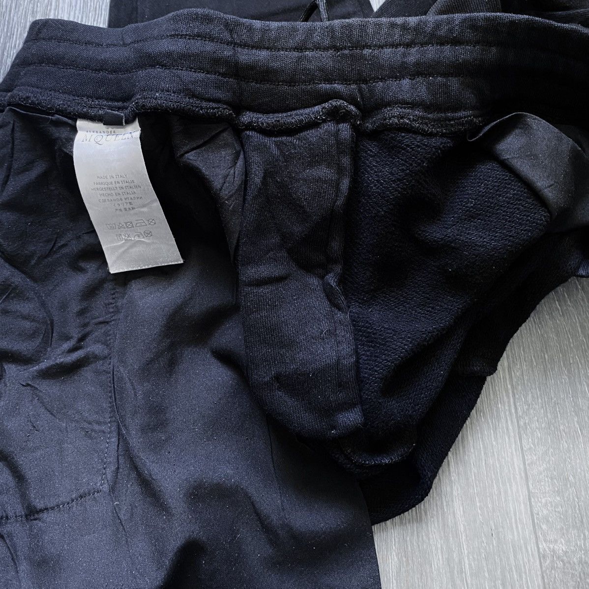 Alexander McQueen Alexander McQueen Skull Embroidered Logo Joggers Sweatpants Size US 36 / EU 52 - 13 Thumbnail