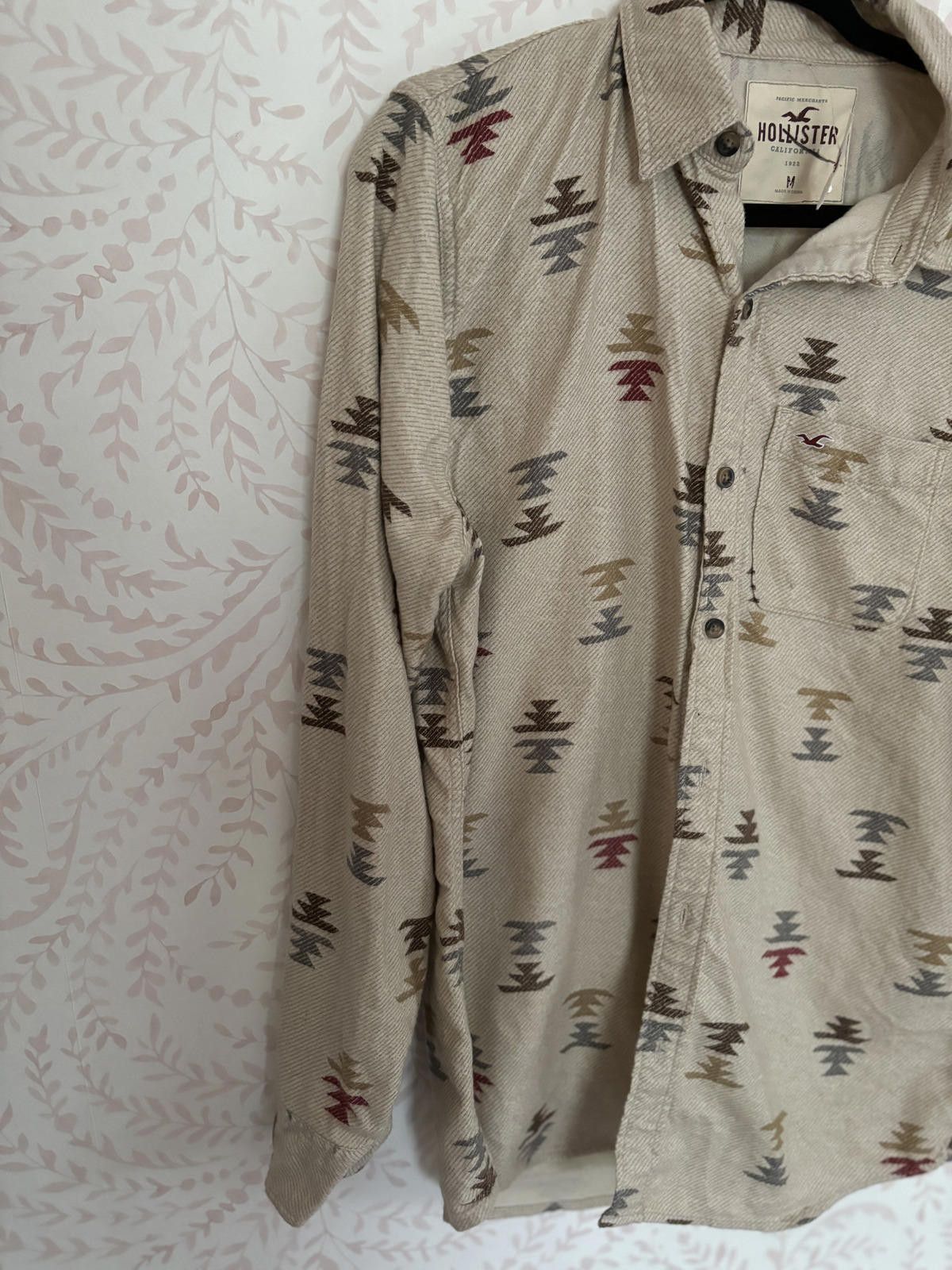 Hollister NWT Hollister Men’s Casual Printed Button-Up Shirt - M MED Size US M / EU 48-50 / 2 - 4 Thumbnail