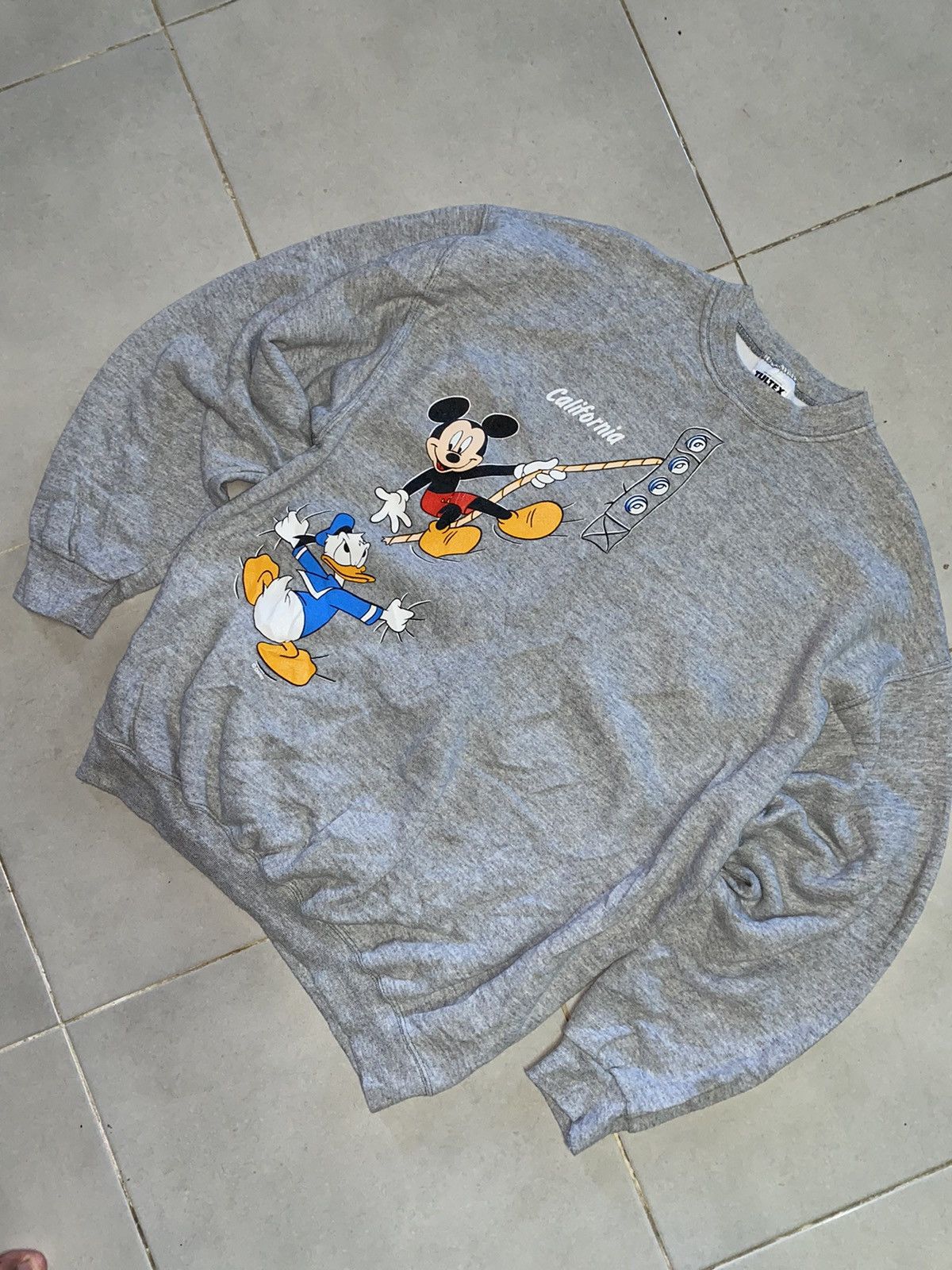 Disney Mickey california vintage Size US XL / EU 56 / 4 - 2 Thumbnail
