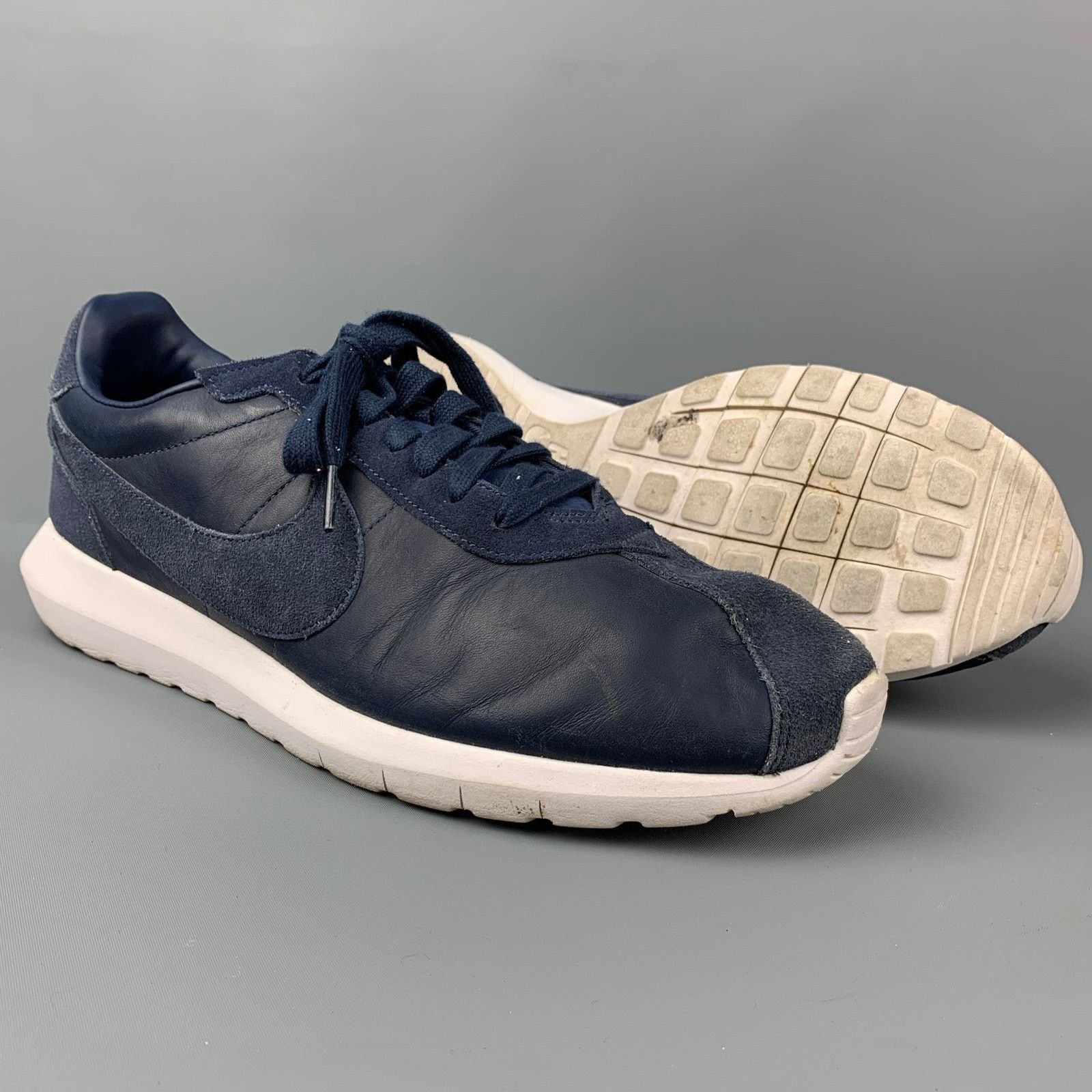 NIKE Size 12 Navy Leather Low Top Sneakers