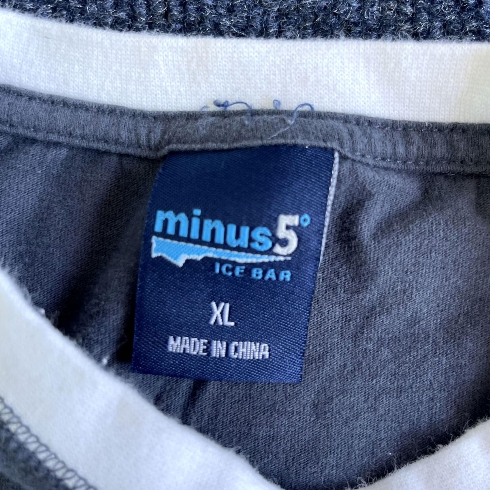Vintage minus5 ICE BAR Shirt Mens XL Gray Las Vegas Bar Souvenir Ringer Tee T-Shirt Size US XL / EU 56 / 4 - 3 Thumbnail
