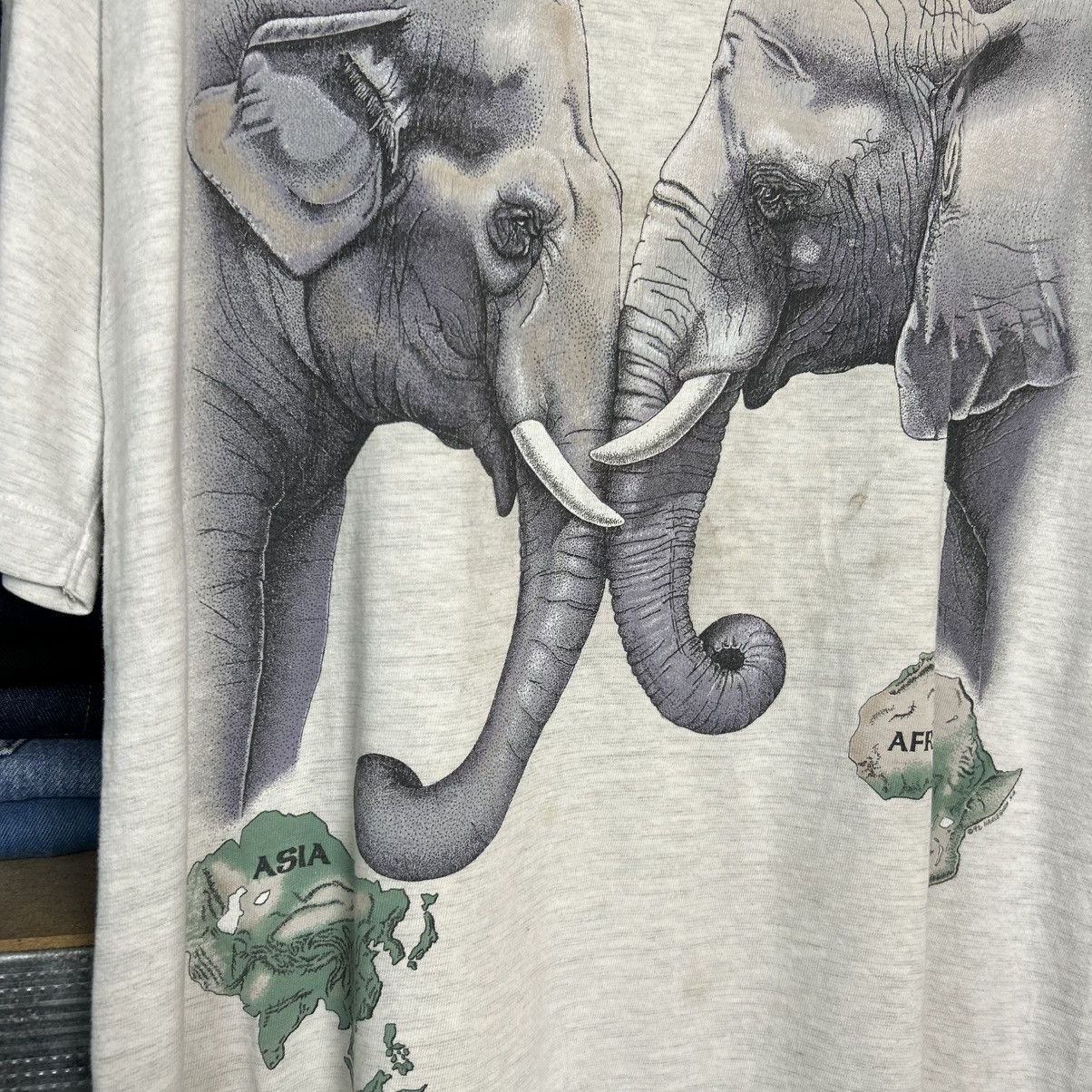 Vintage Vintage Elephant Big Logo 1992 Graphic print tee Size US XL / EU 56 / 4 - 3 Thumbnail