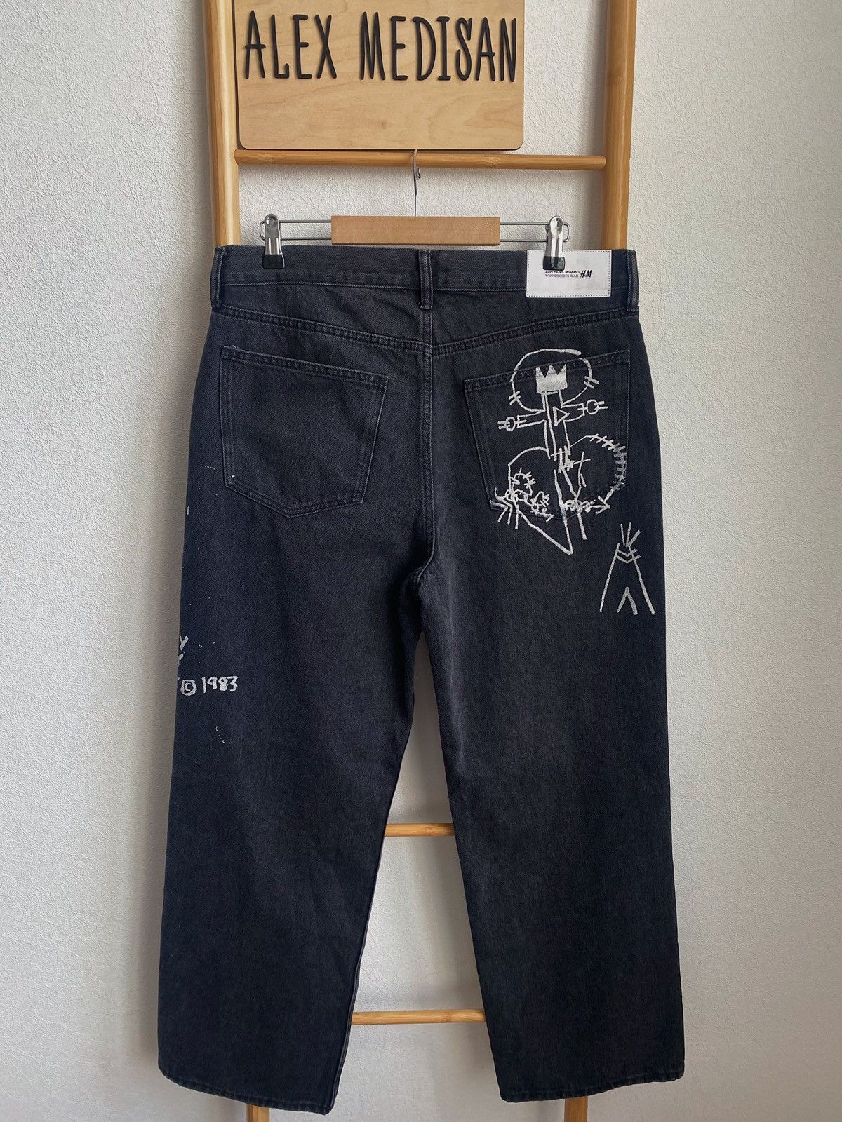 H&M × Jean-Michel Basquiat × Who Decides War Who Decides War Baggy denim jeans H&M x Basquiat x Ev&Tela Size US 33 - 14 Thumbnail