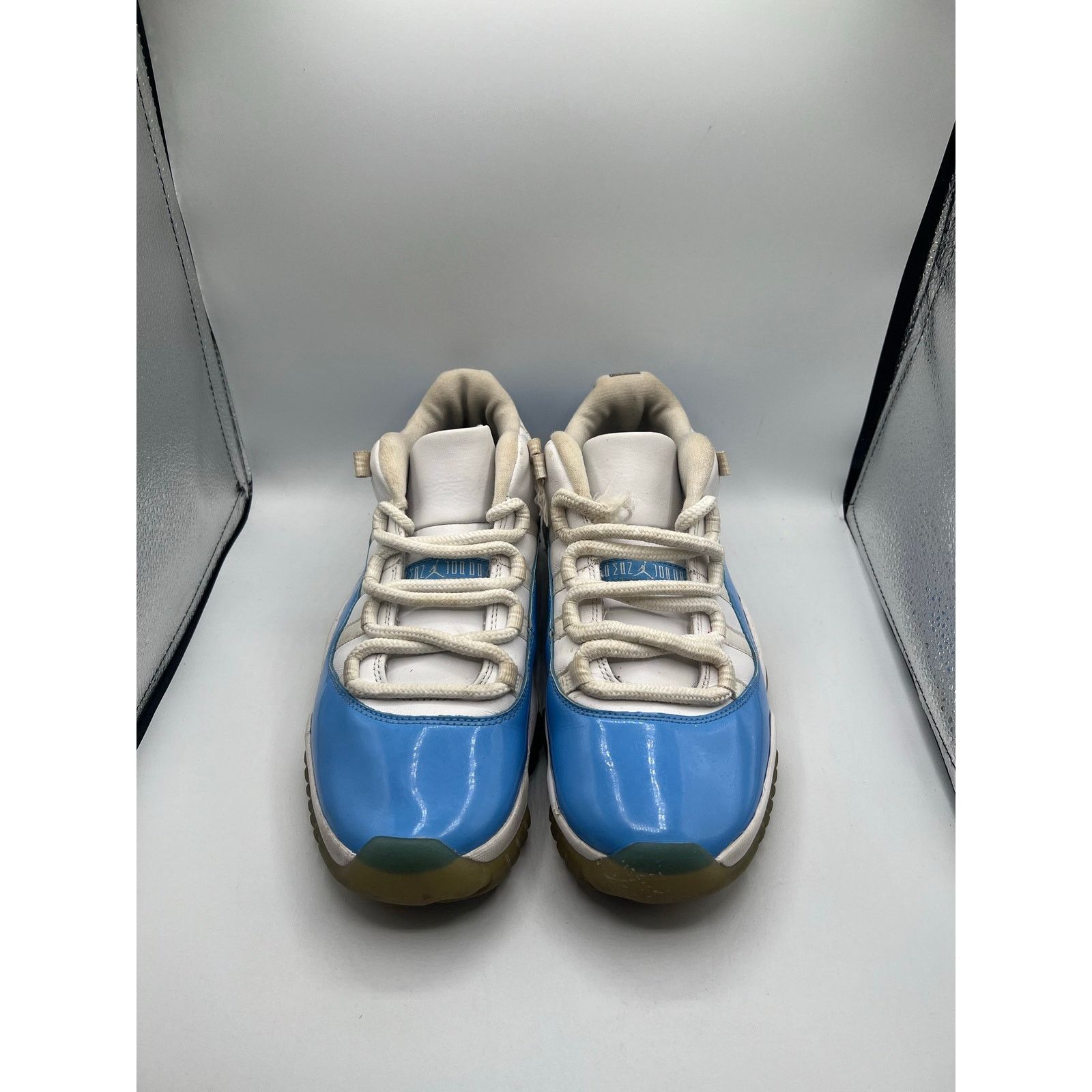 Nike Air Jordan 11 Low “UNC” 2017 used Size US 8.5 / EU 41-42 - 2 Thumbnail