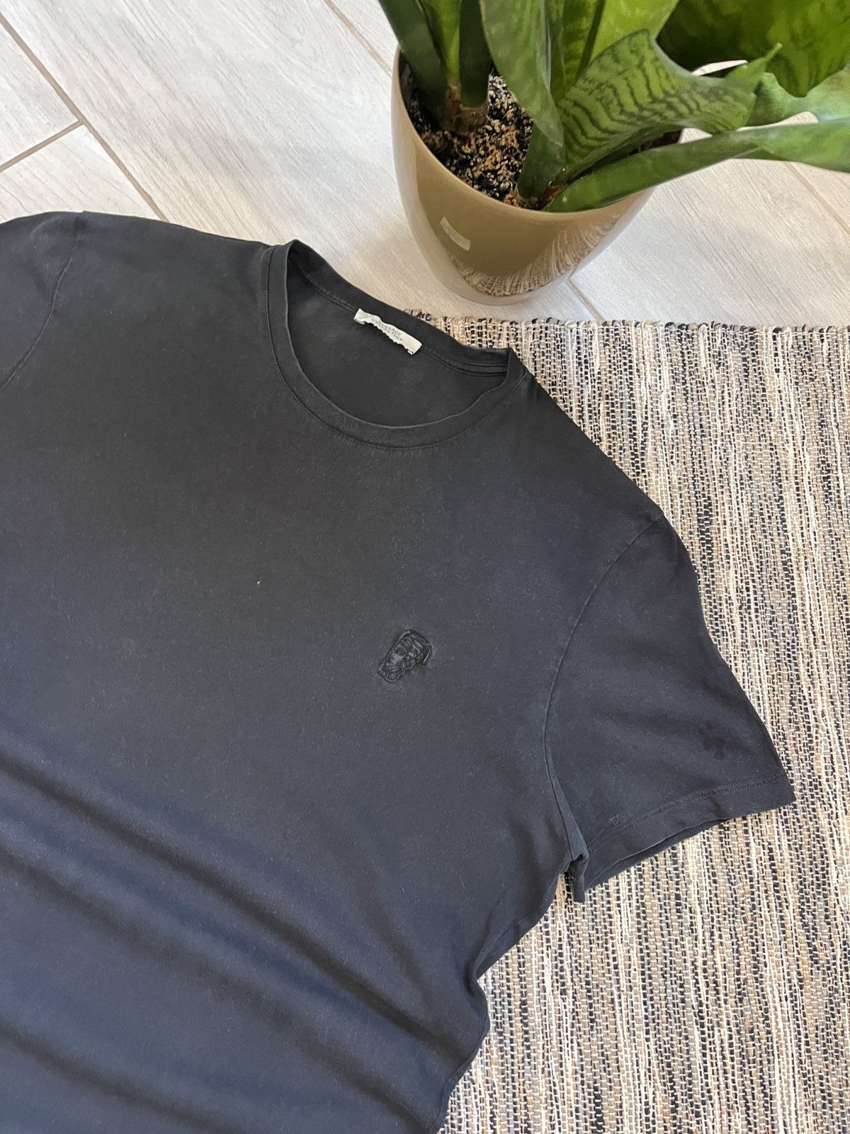 Versace × Vintage Versace Tshirt blank tee faded black minimalistic logo Size US M / EU 48-50 / 2 - 5 Thumbnail