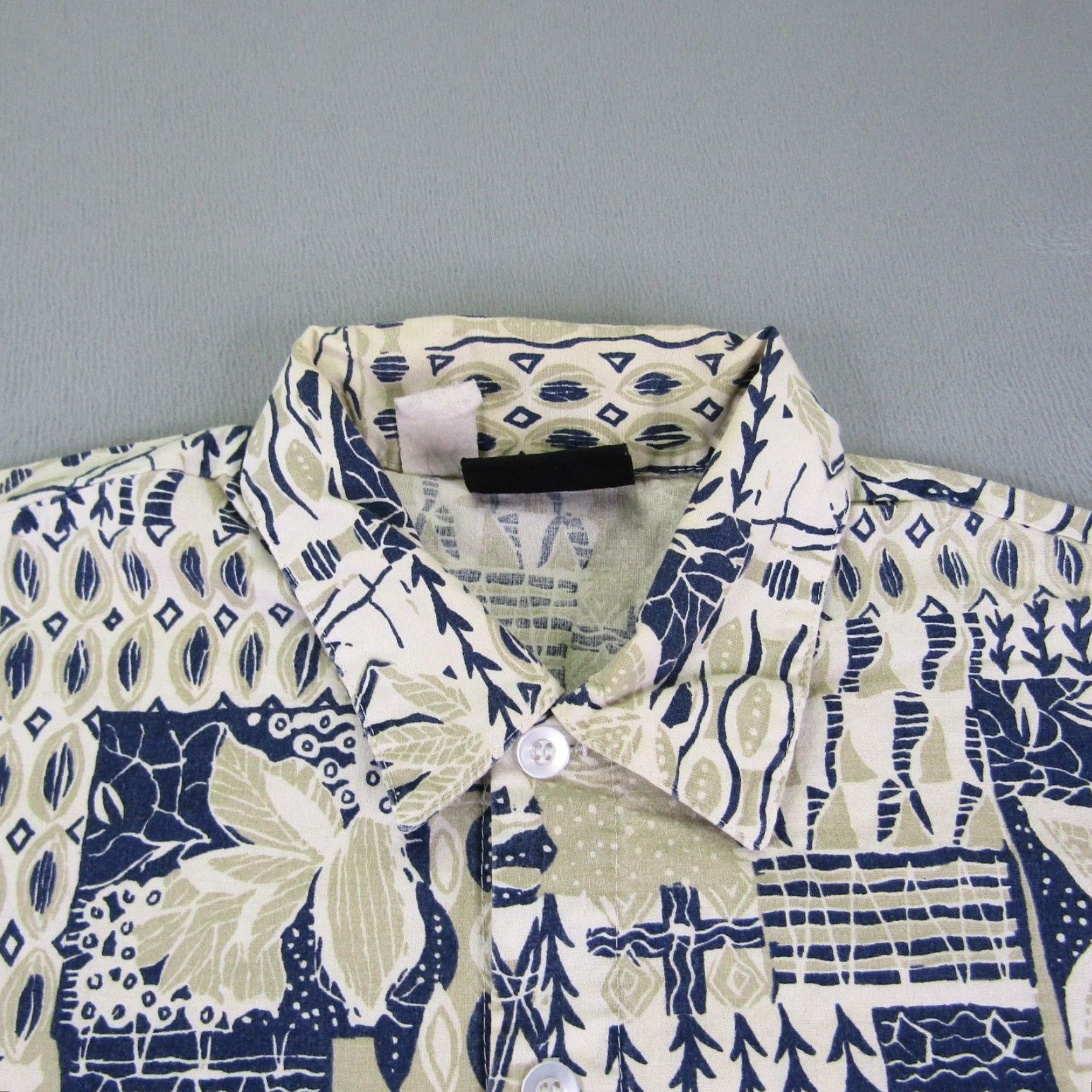Anchor Blue VINTAGE Anchor Blue Shirt Mens Medium Beige Hawaiian Tribal Button Up Camp Y2K Floral Short Sleeve Cotton Beach Aloha 90s Mens Size US L / EU 52-54 / 3 - 2 Thumbnail