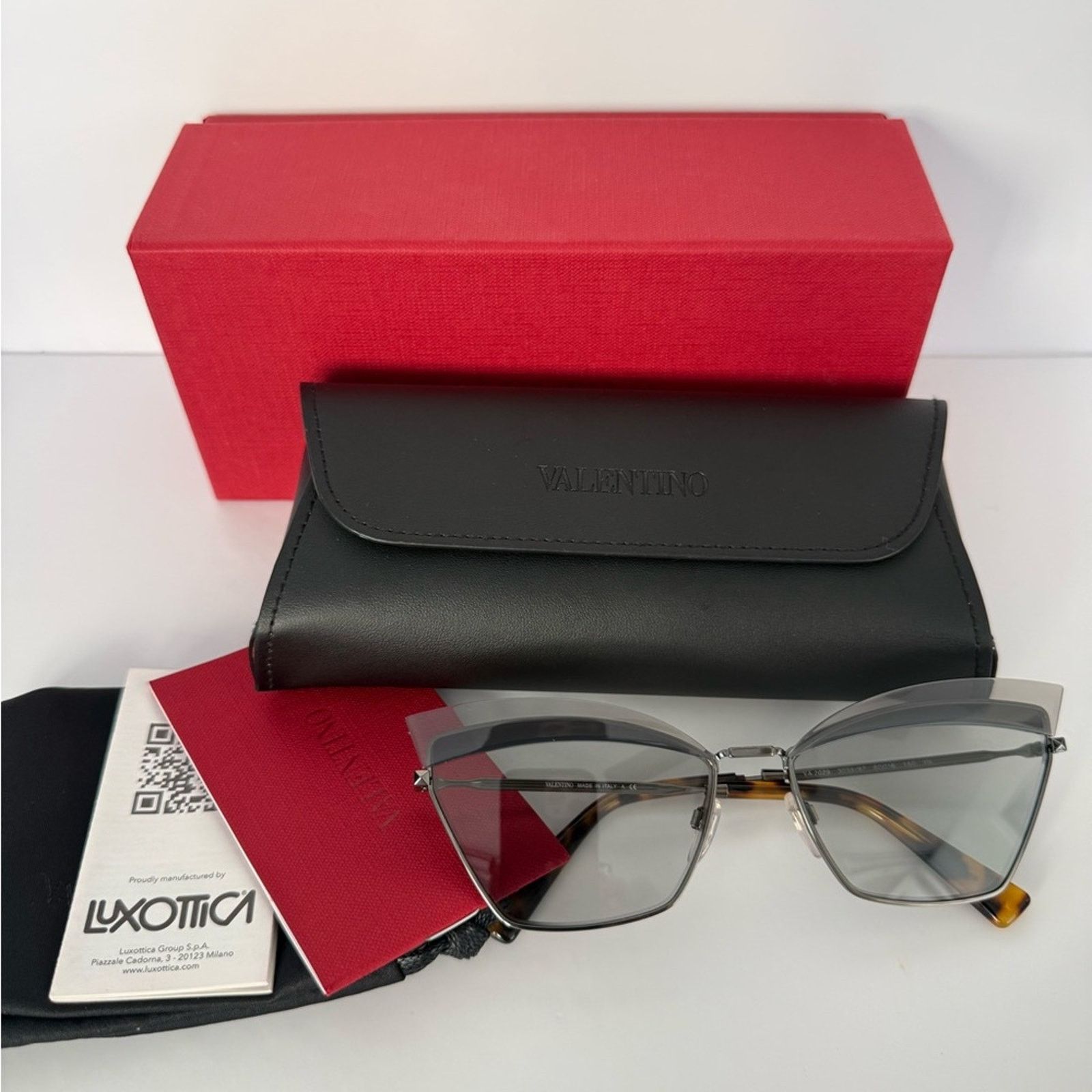 Valentino NEW Valentino Garavani women sunglasses VA2029 3039/87 Size ONE SIZE - 8 Thumbnail
